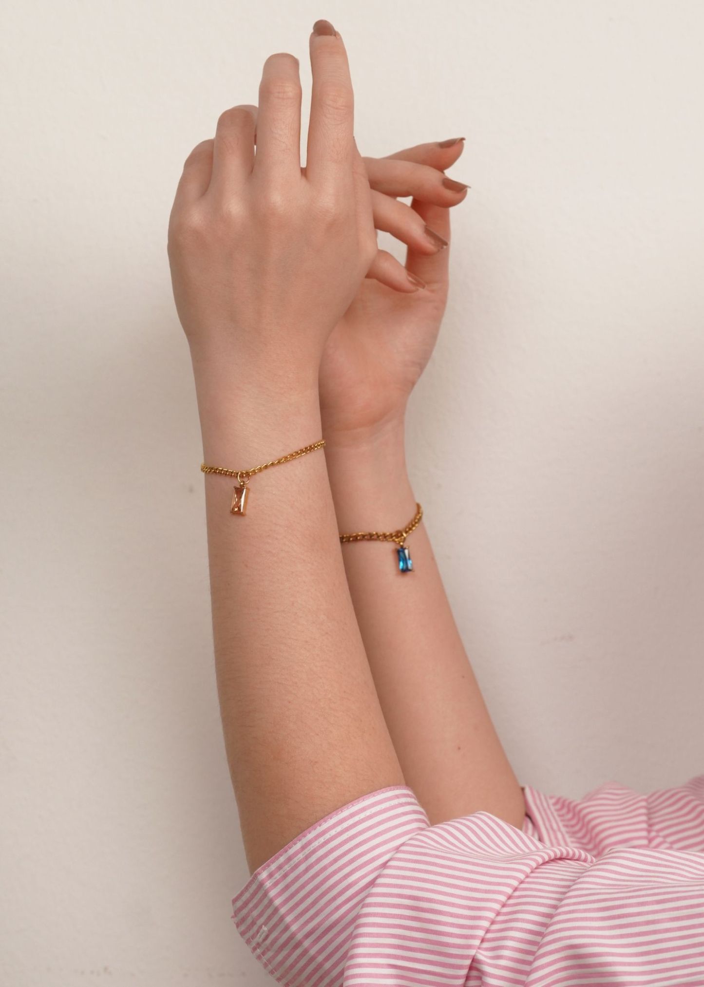 Verity Champagne Pendant Gold with Curb Chain Bracelet