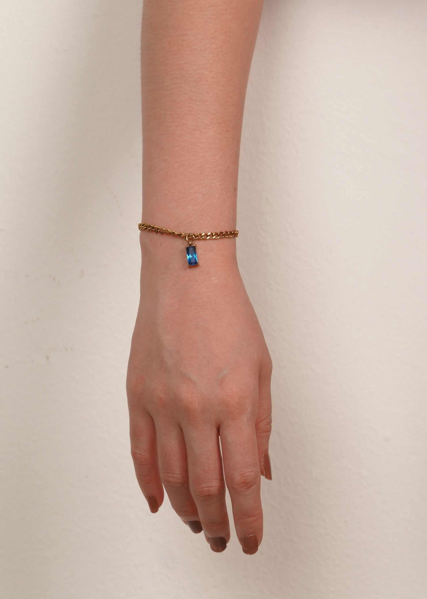 Verity Blue Sapphire Pendant Gold with Curb Chain Bracelet