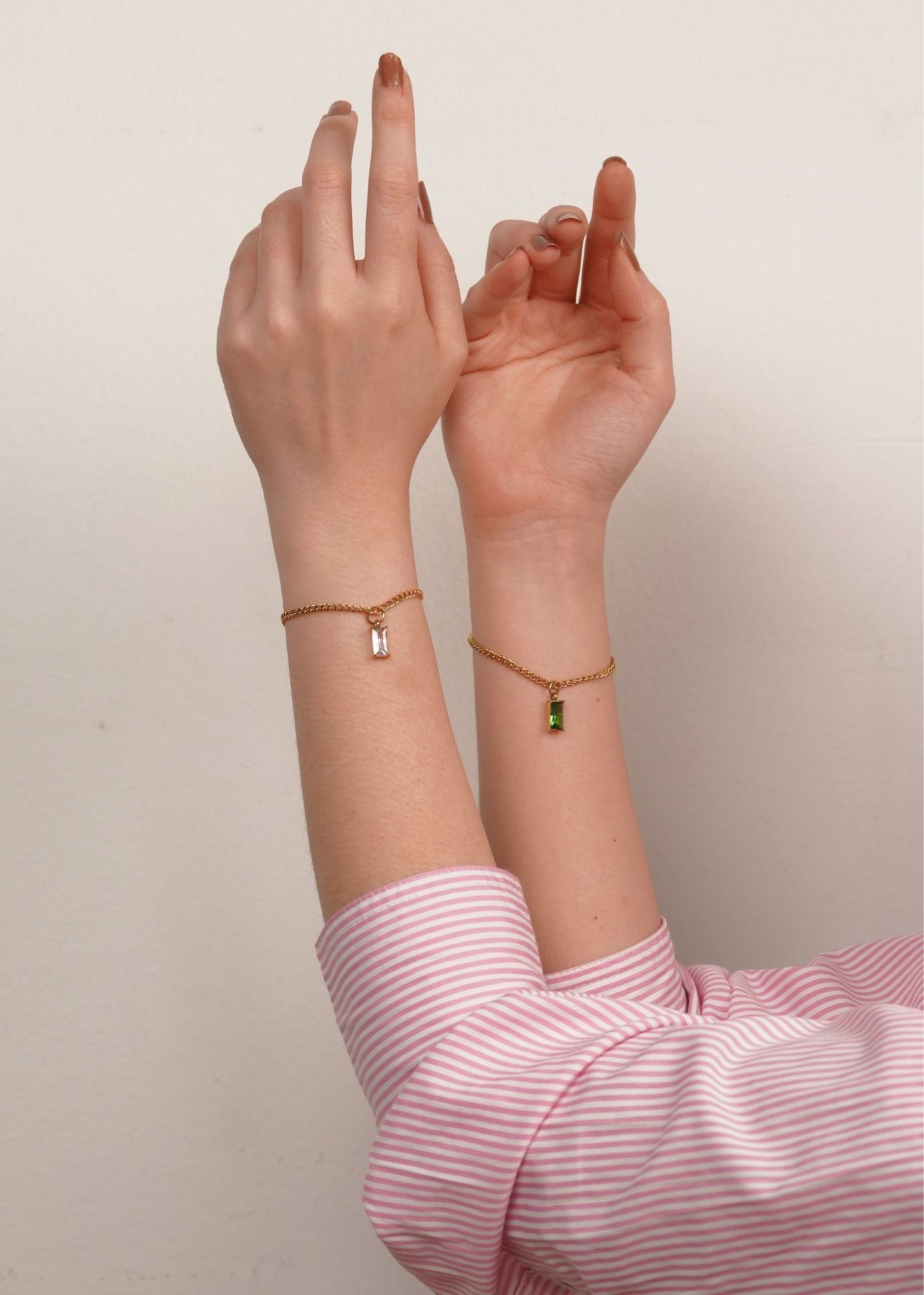 Verity Classic Pendant Gold with Curb Chain Bracelet