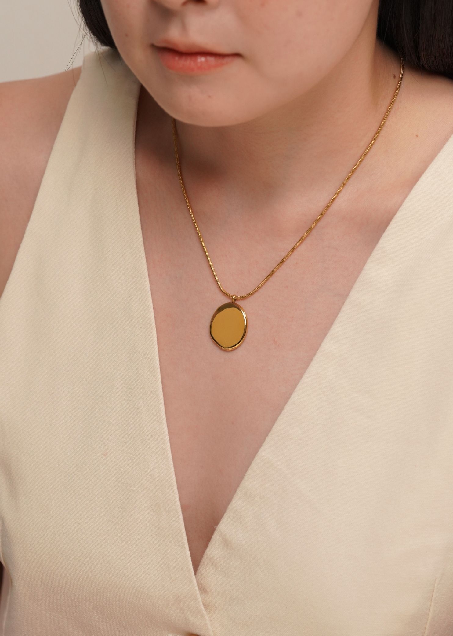 Aurum Pendant Rounded Snake Gold Chain Necklace