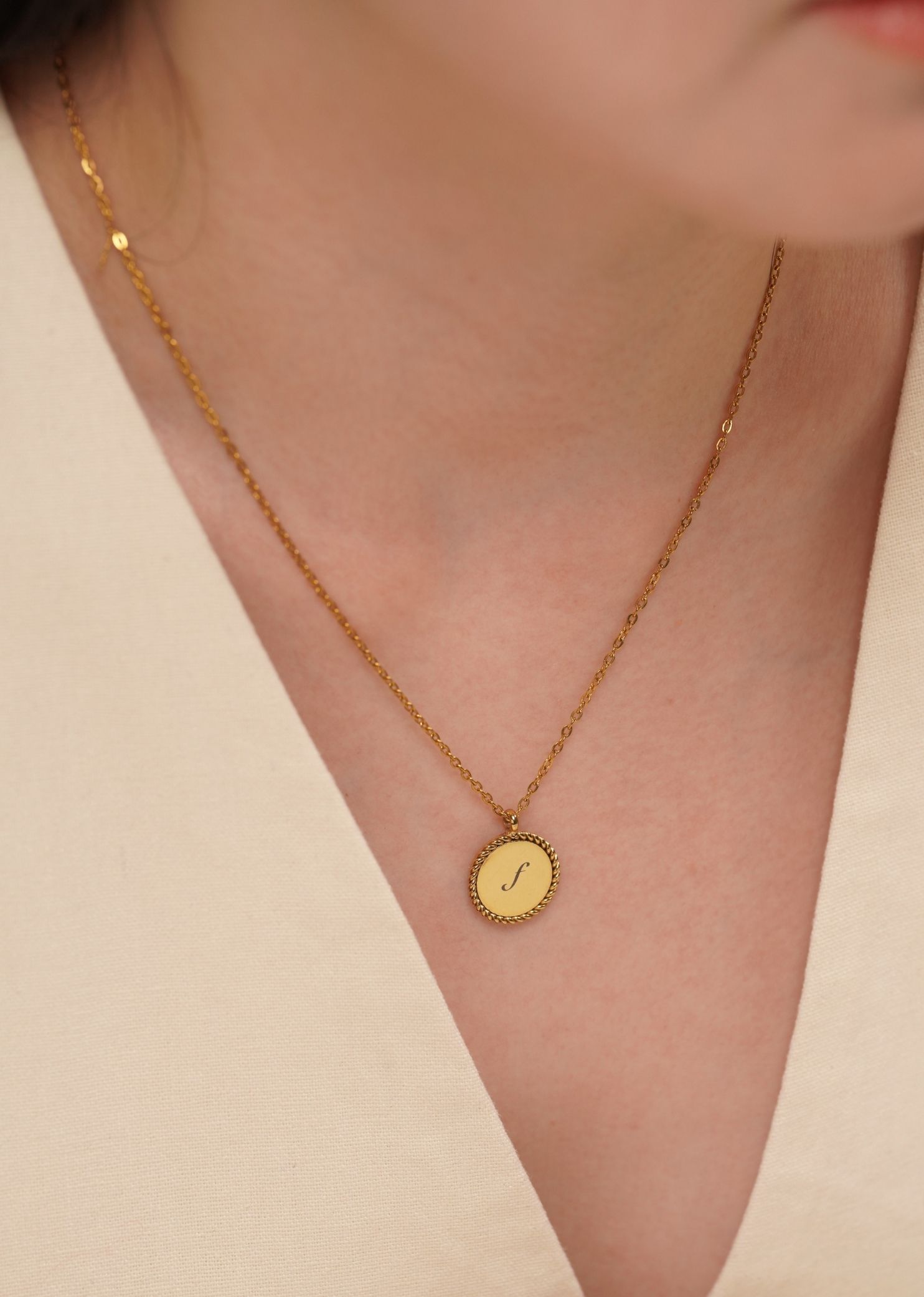Dana Gold Chain Pendant Necklace
