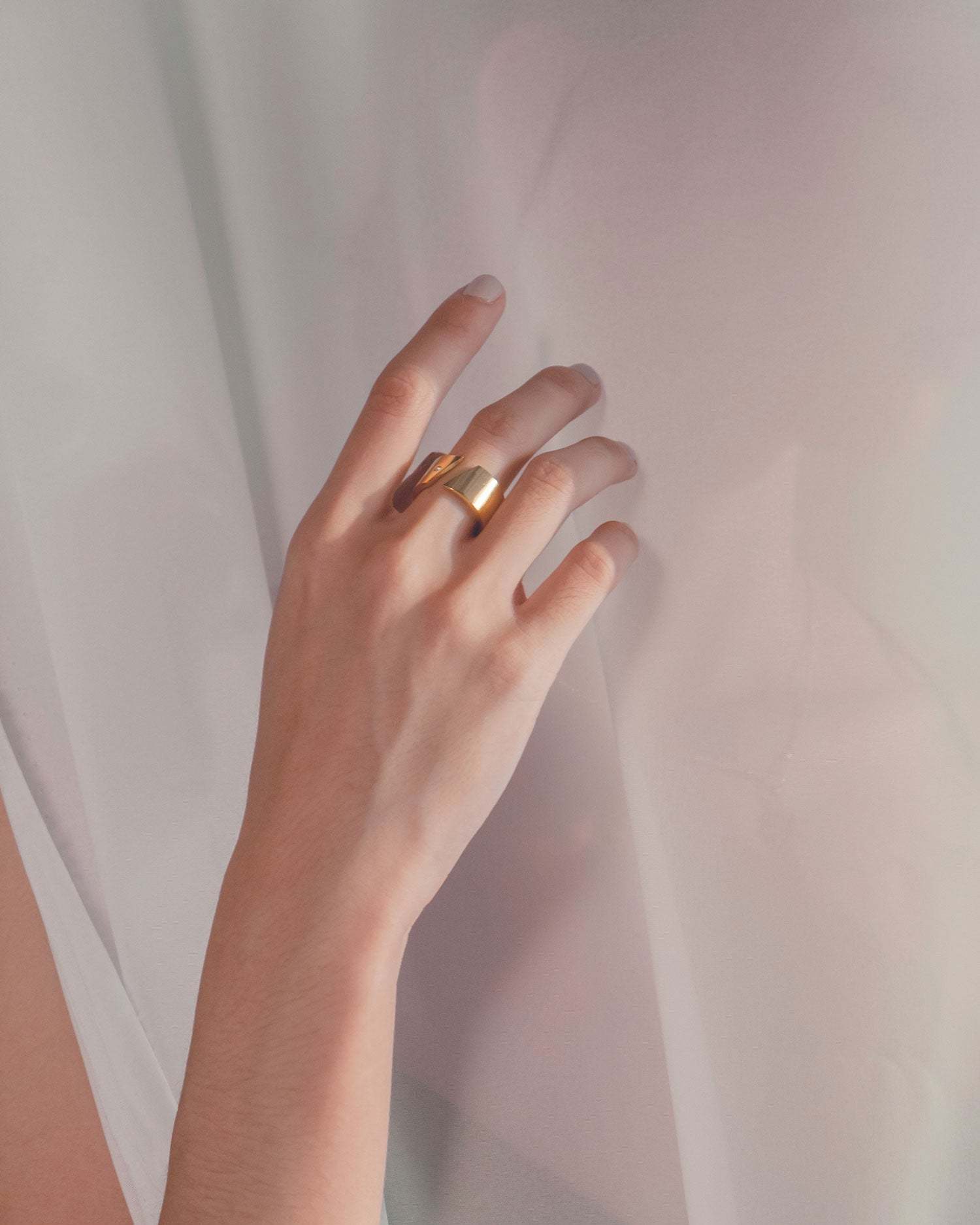 Hera Bold Gold Ring
