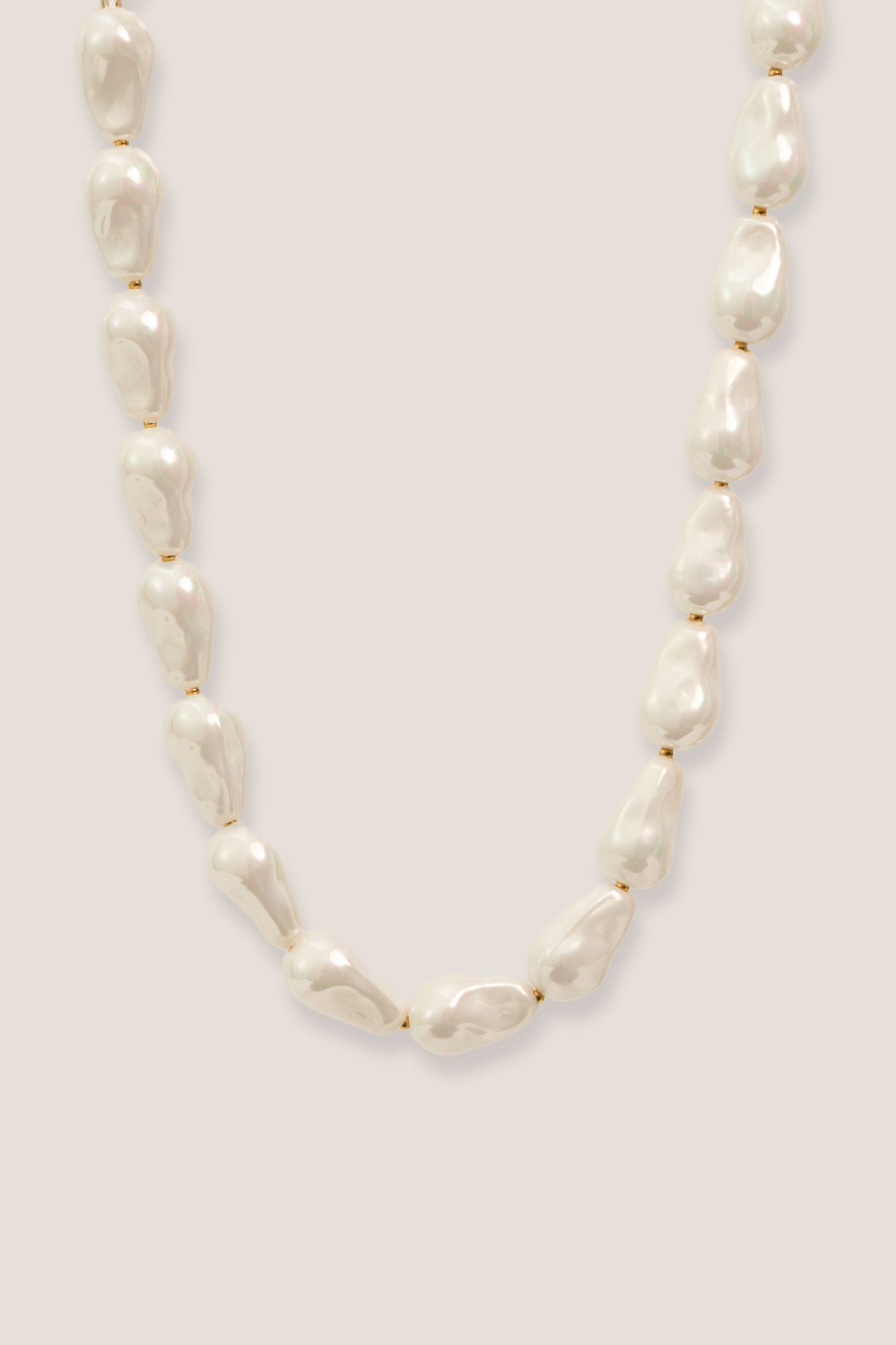 Mega Shell Pearl Necklace