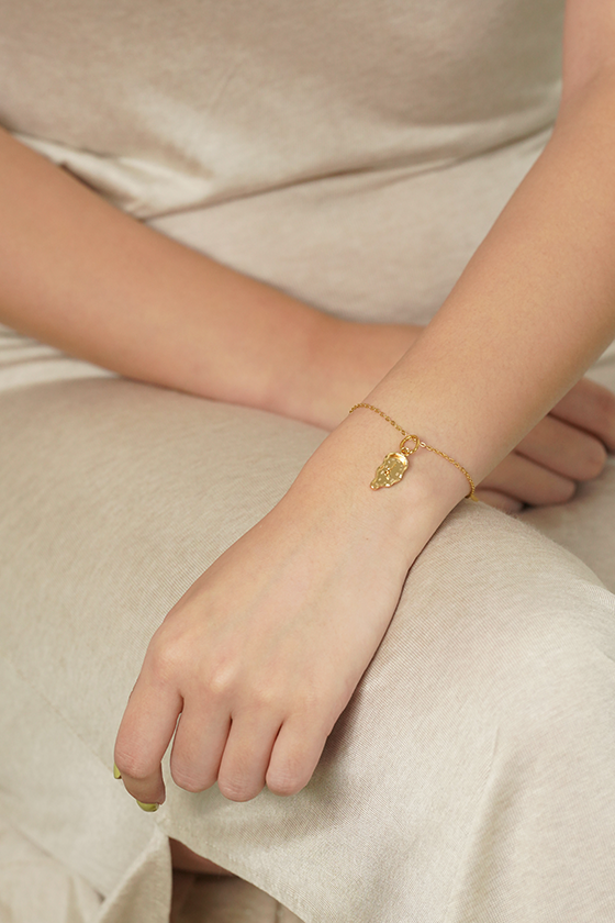 Timeless Flow Charm with Gold Chain Bracelet