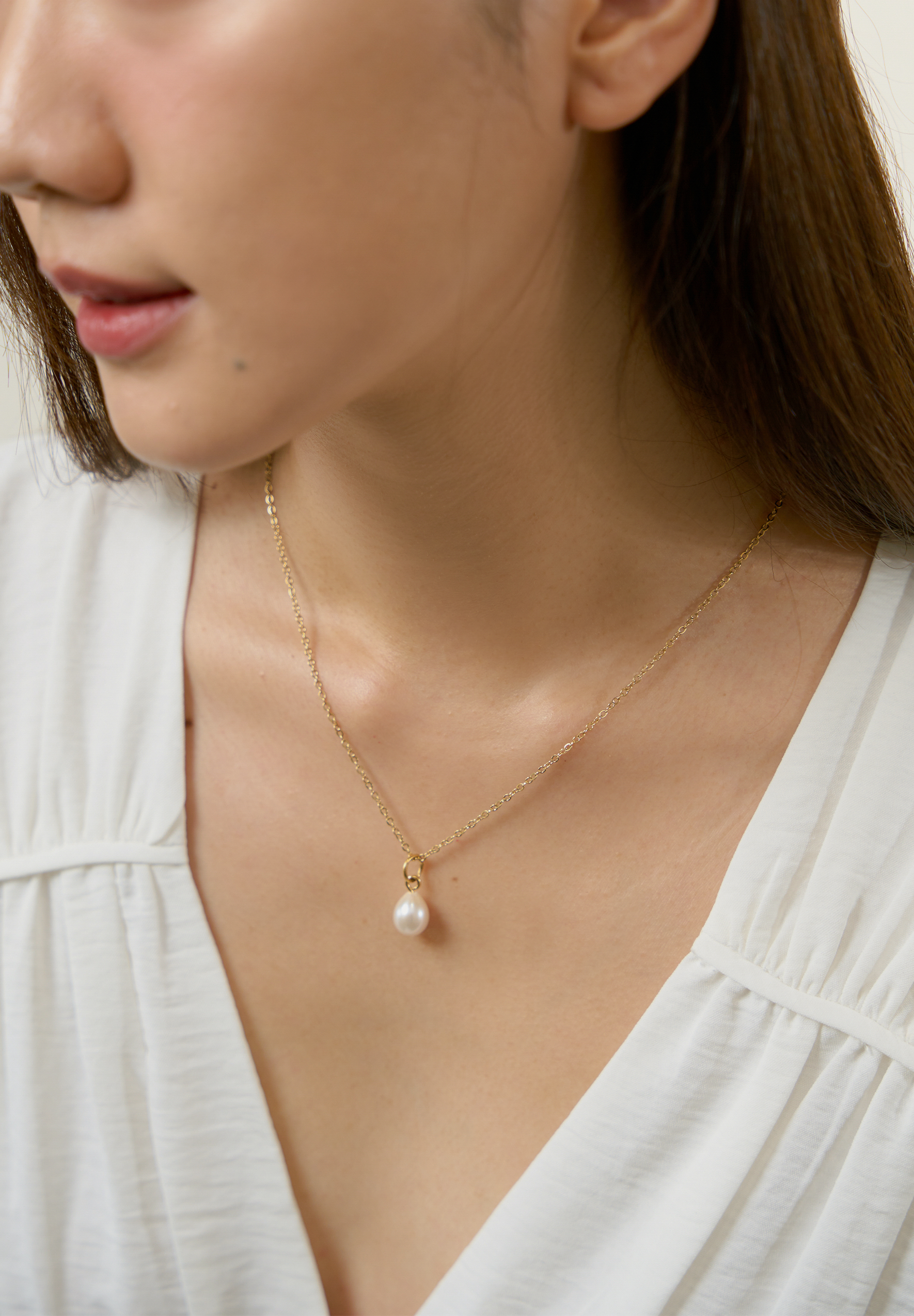 Baroque Freshwater Pearl Gold Chain Pendant Necklace