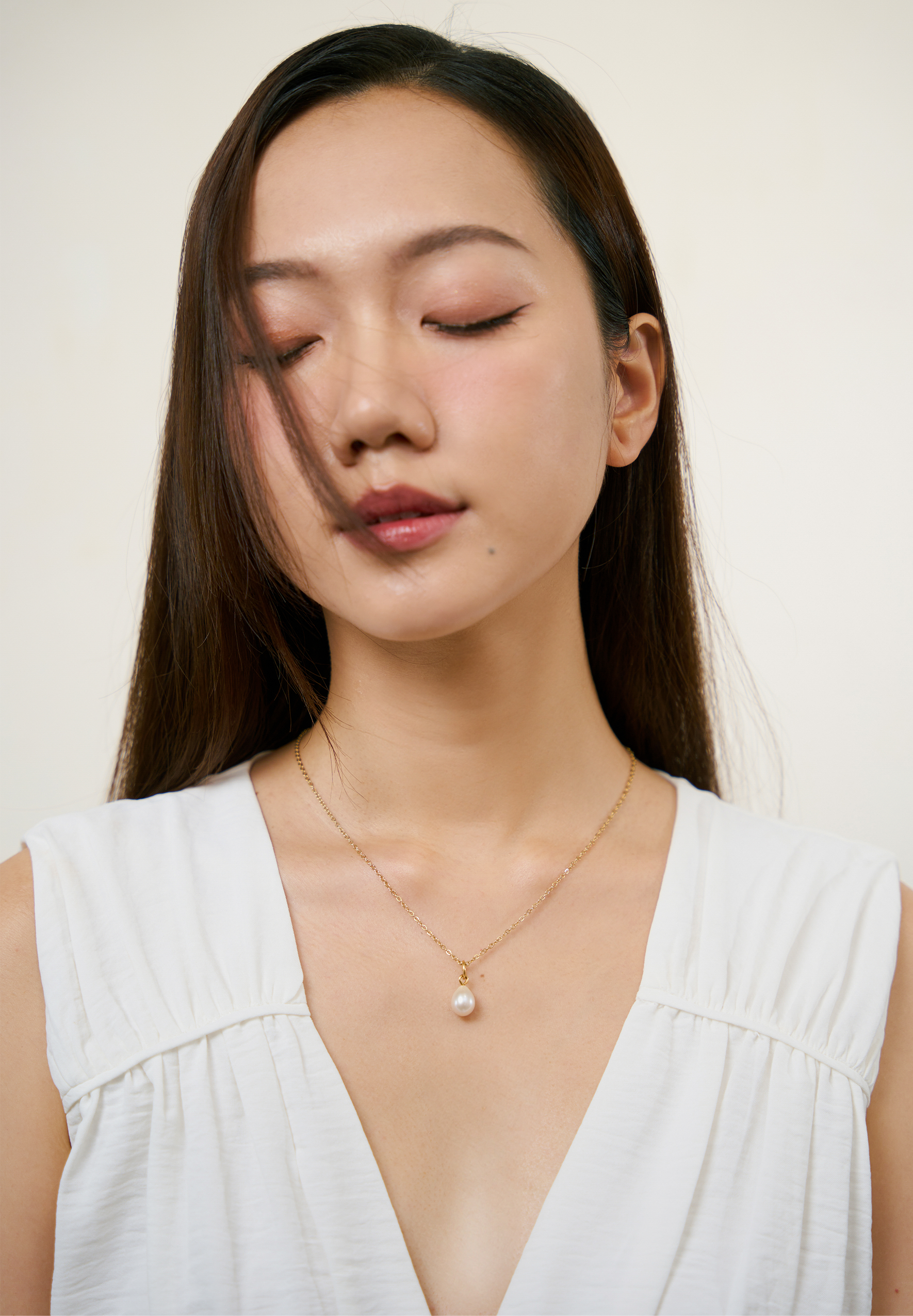 Baroque Freshwater Pearl Gold Chain Pendant Necklace