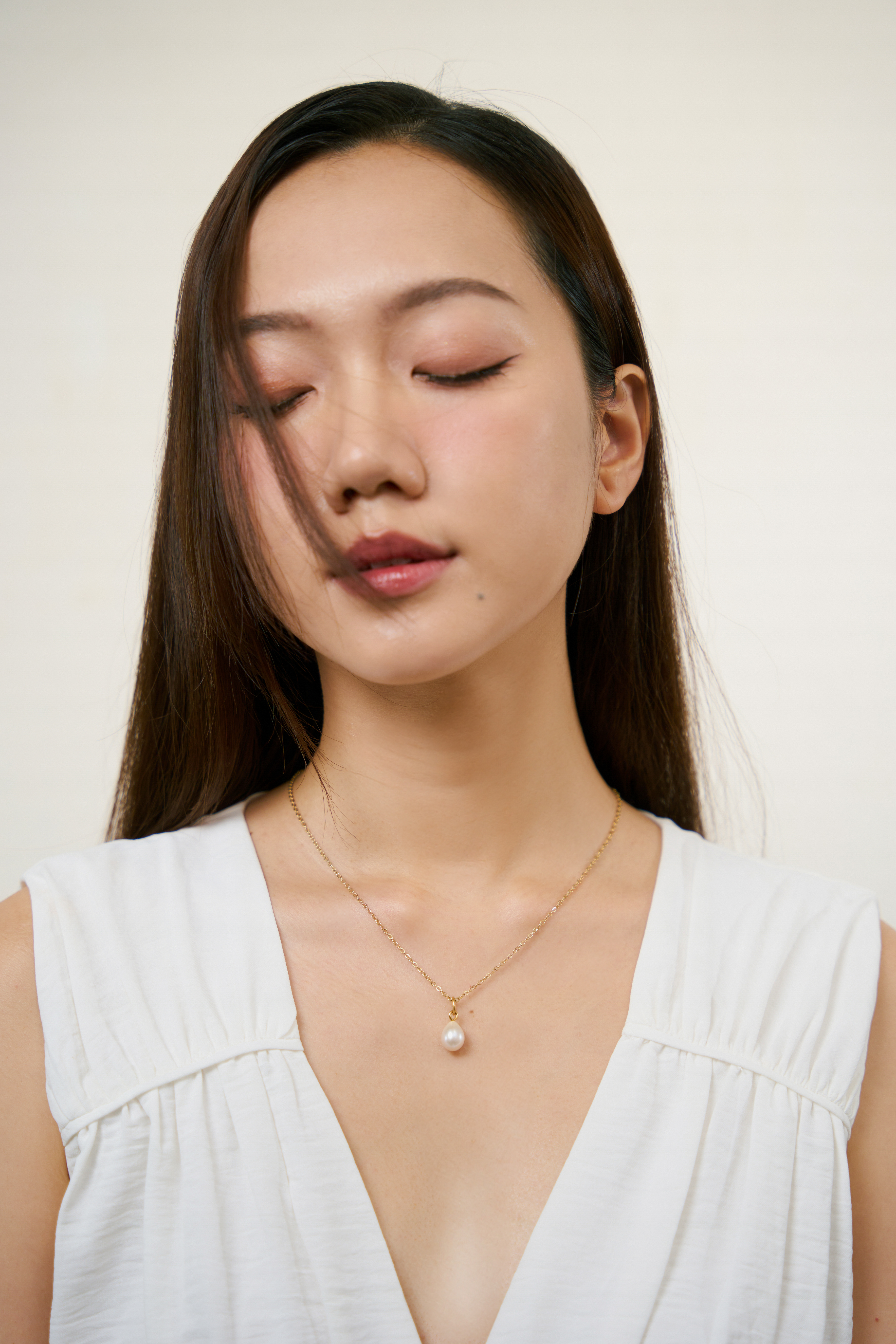 Baroque Freshwater Pearl Gold Chain Pendant Necklace