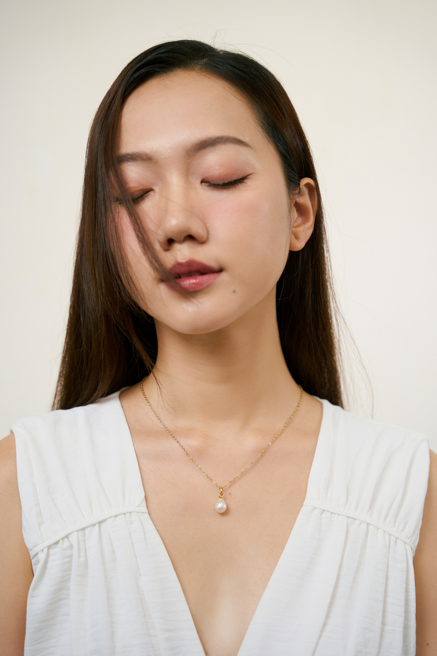 Baroque Freshwater Pearl Gold Chain Pendant Necklace