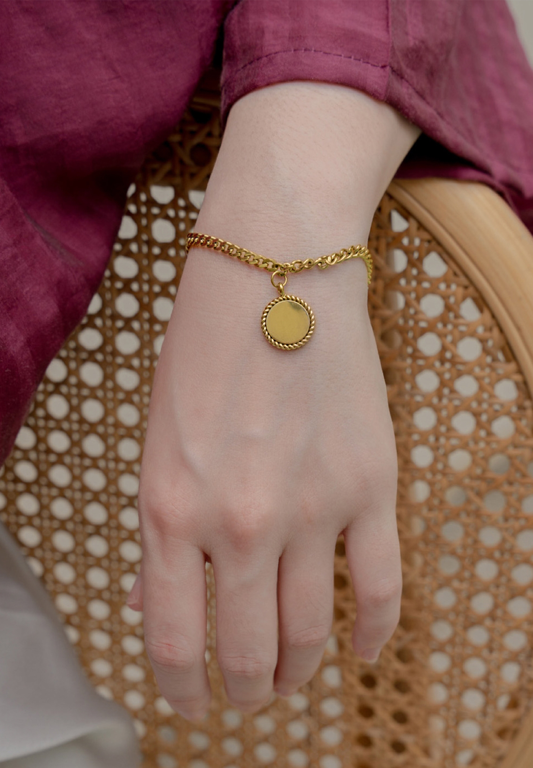 Dana Gold Pendant with Curb Chain Bracelet