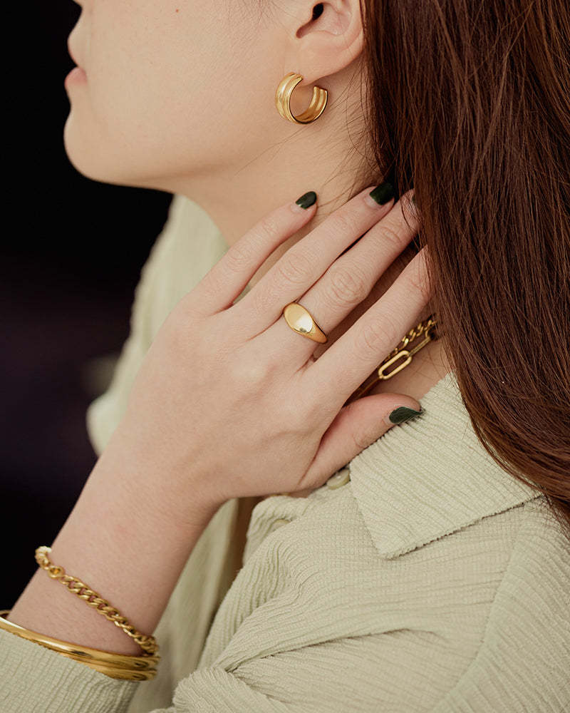 Ellipse Gold Signet Ring
