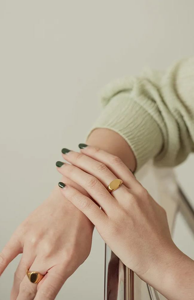 Ellipse Gold Signet Ring