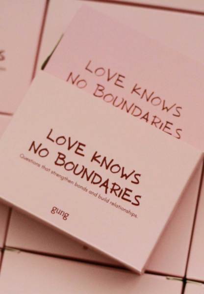 Conversational Cards "Love Knows No Boundaries"