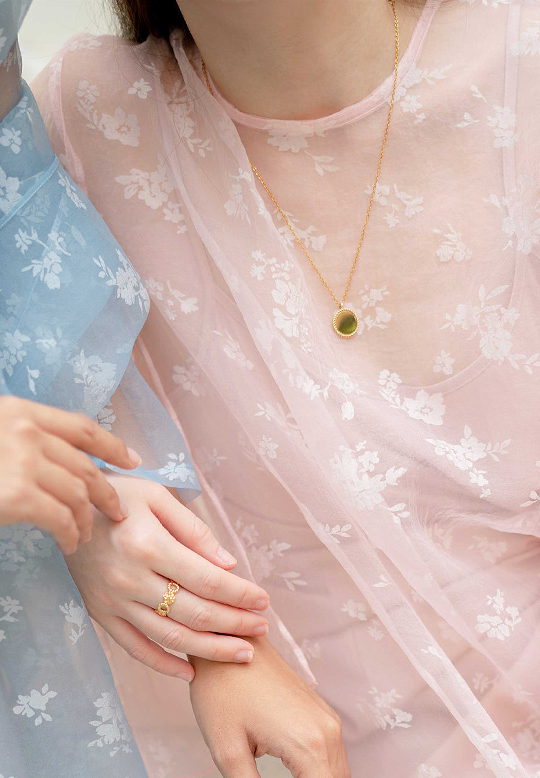 Dana Gold Chain Pendant Necklace