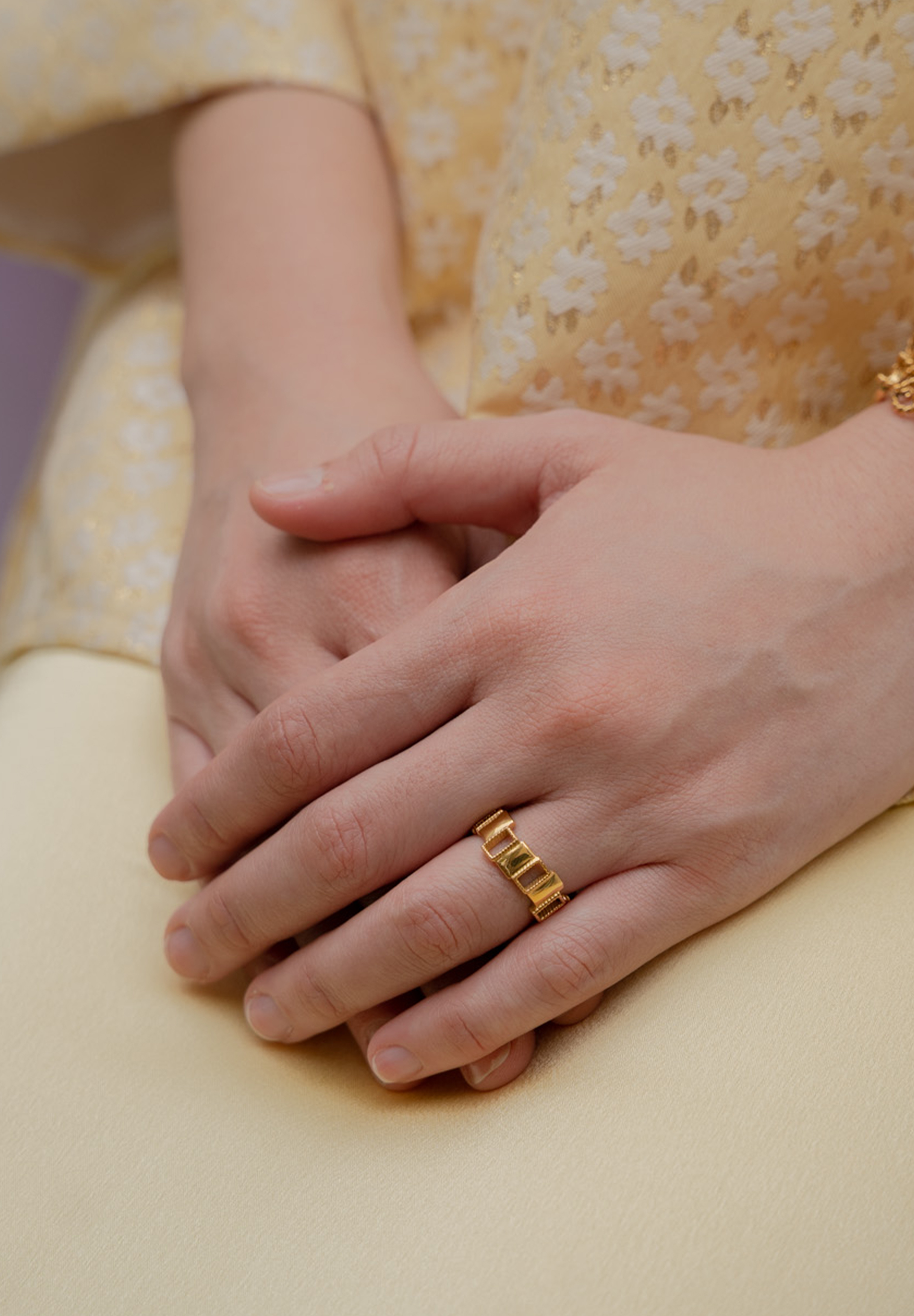 Mira Bold Gold Ring