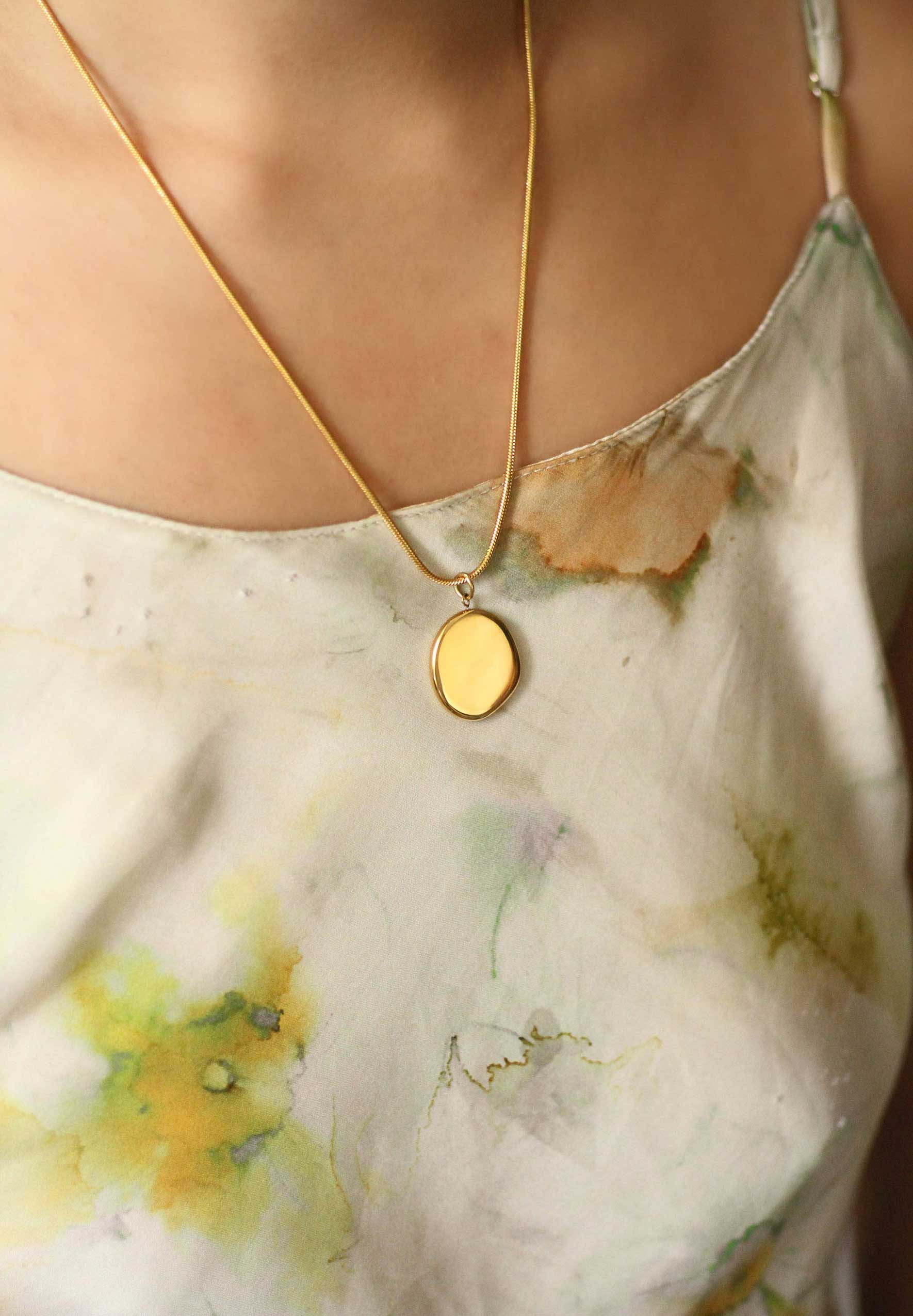 Aurum Pendant Rounded Snake Gold Chain Necklace