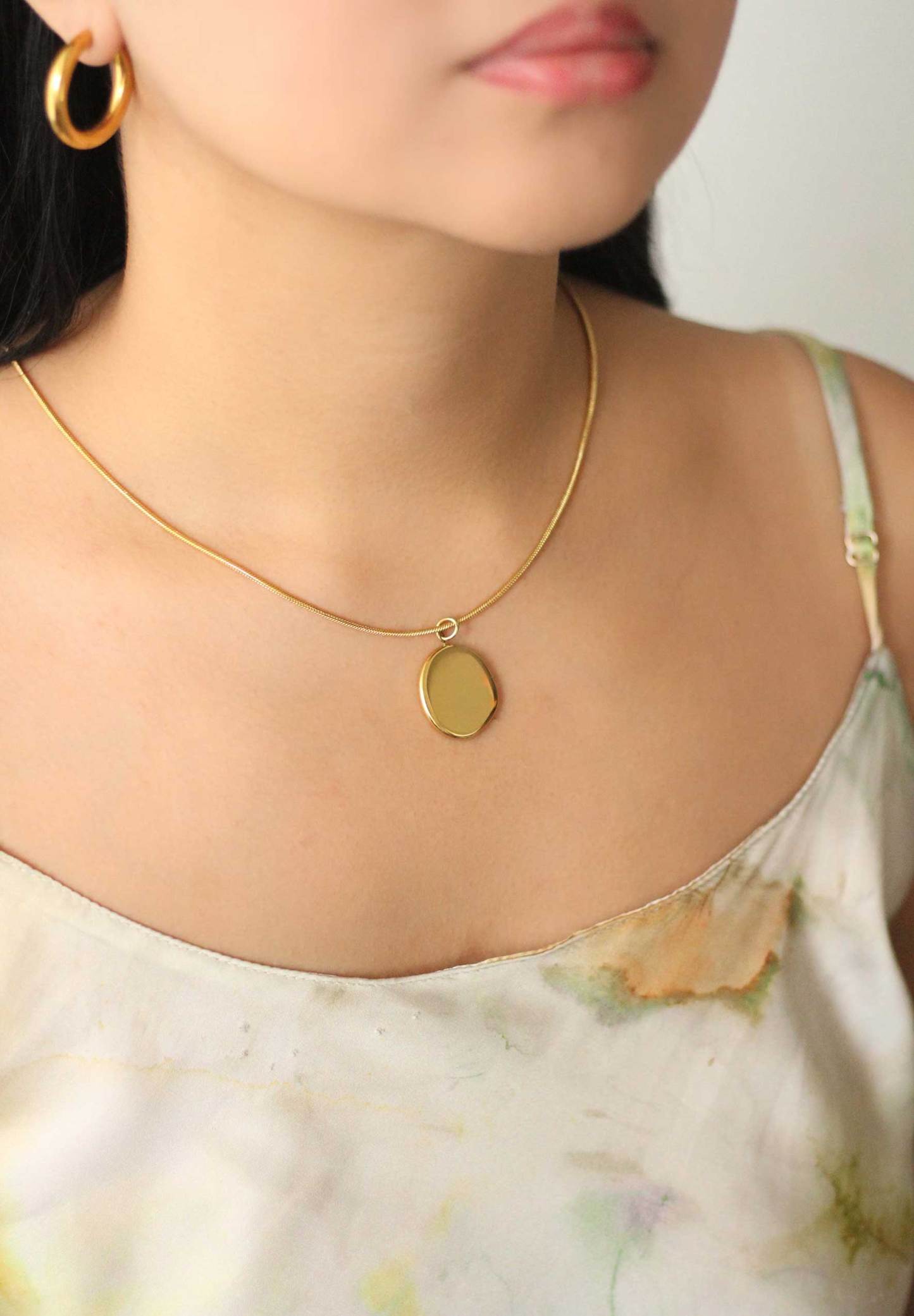 Aurum Pendant Rounded Snake Gold Chain Necklace