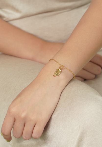 Timeless Flow Charm with Gold Chain Bracelet