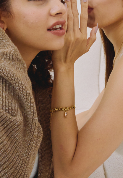 Verity Champagne Pendant Gold with Curb Chain Bracelet