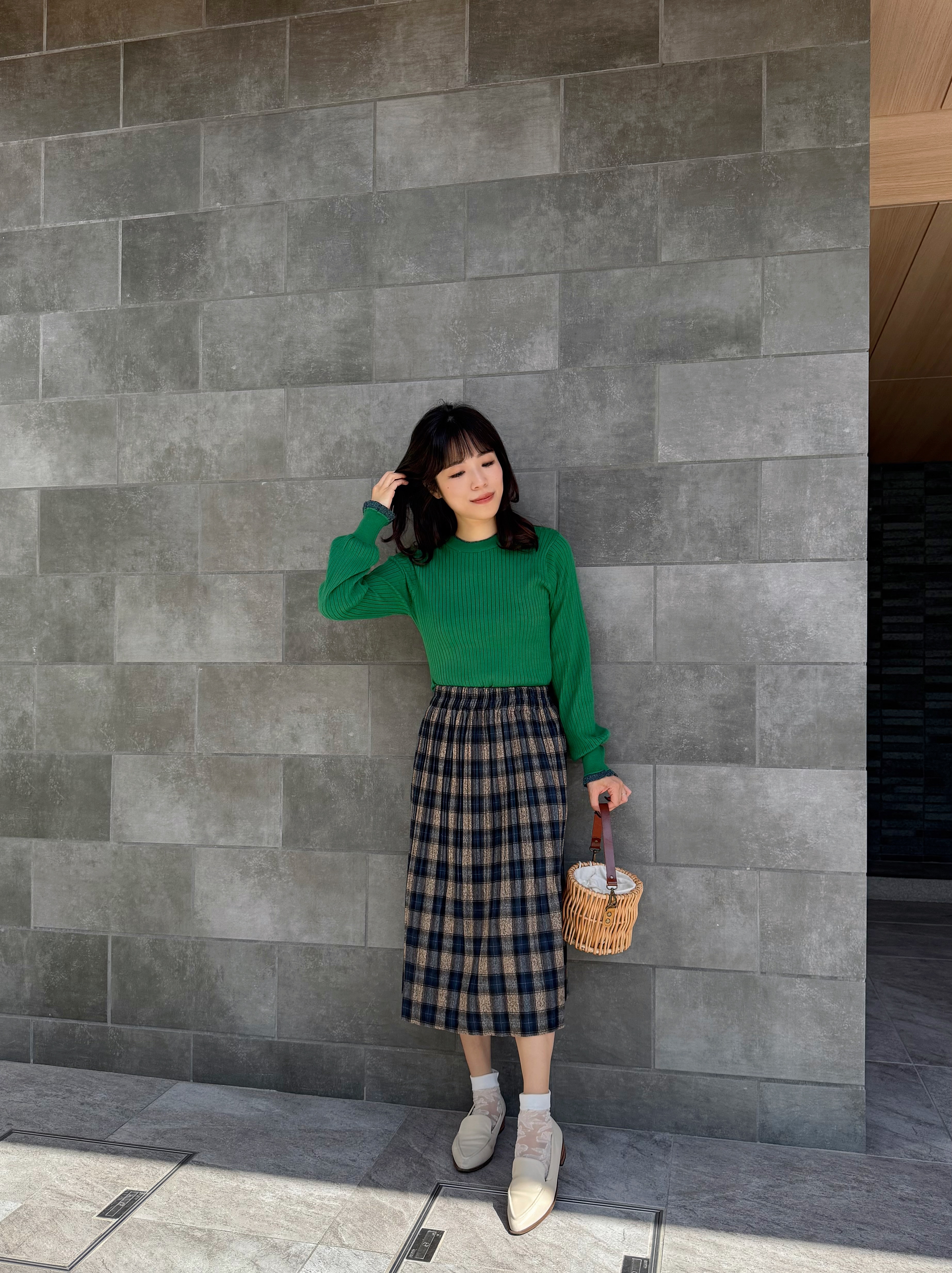 14色•領位微閃拼色泡泡袖針織上衣