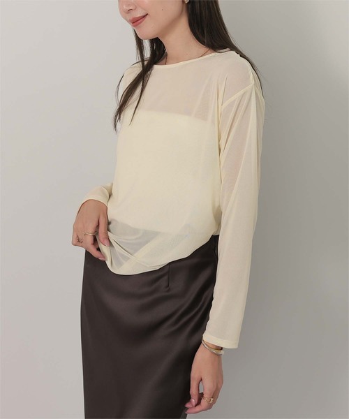 半透款寬領上衣