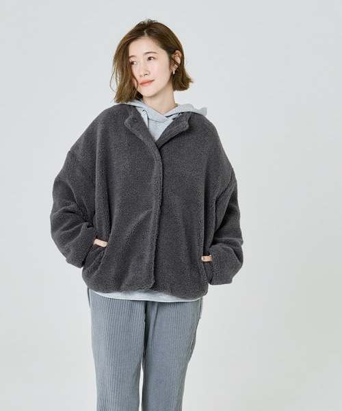 圓領粒粒毛外套