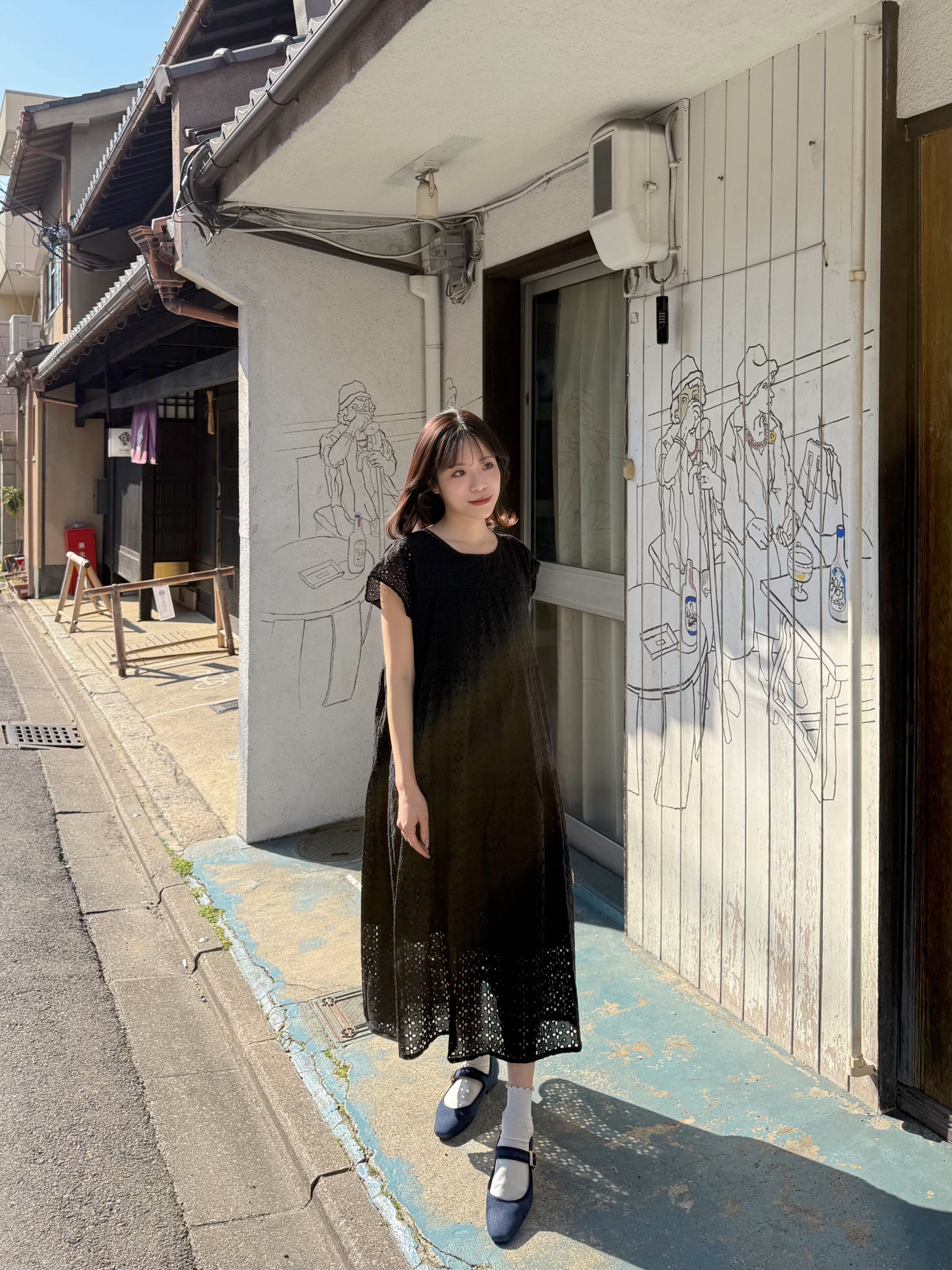 2色•刺繡鏤空純綿短袖連身裙