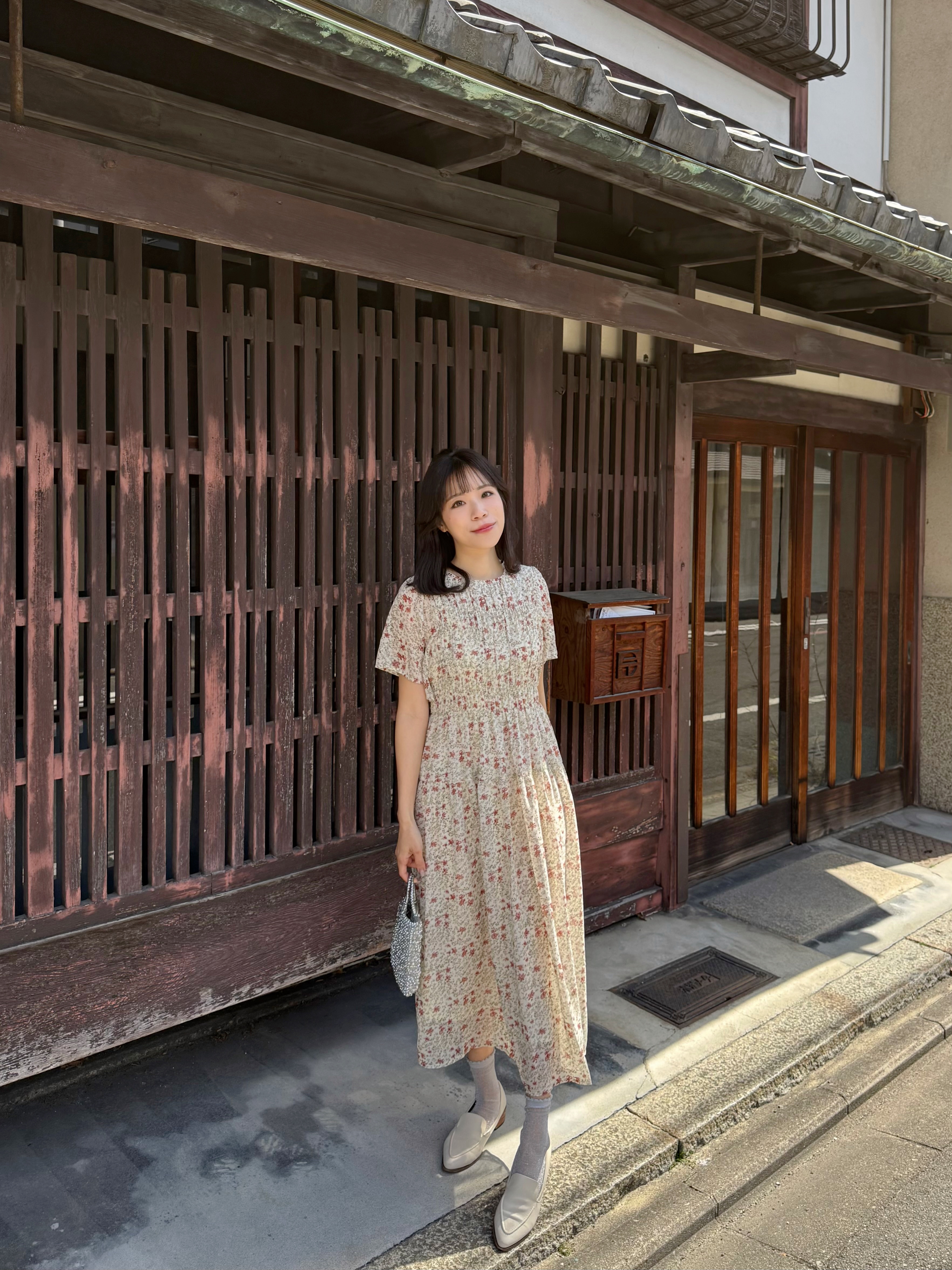 傘袖碎花摺摺雪紡連身裙