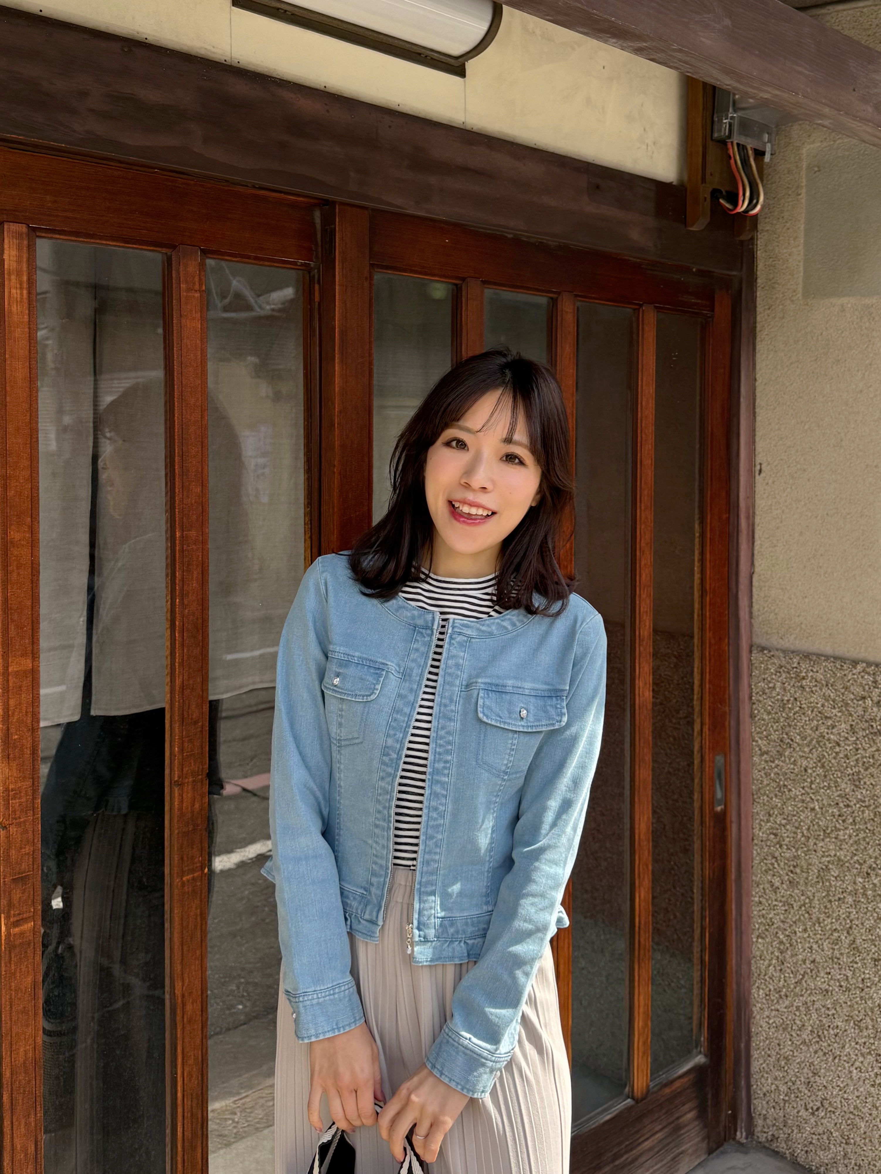 波浪壓摺拉鍊牛仔外套