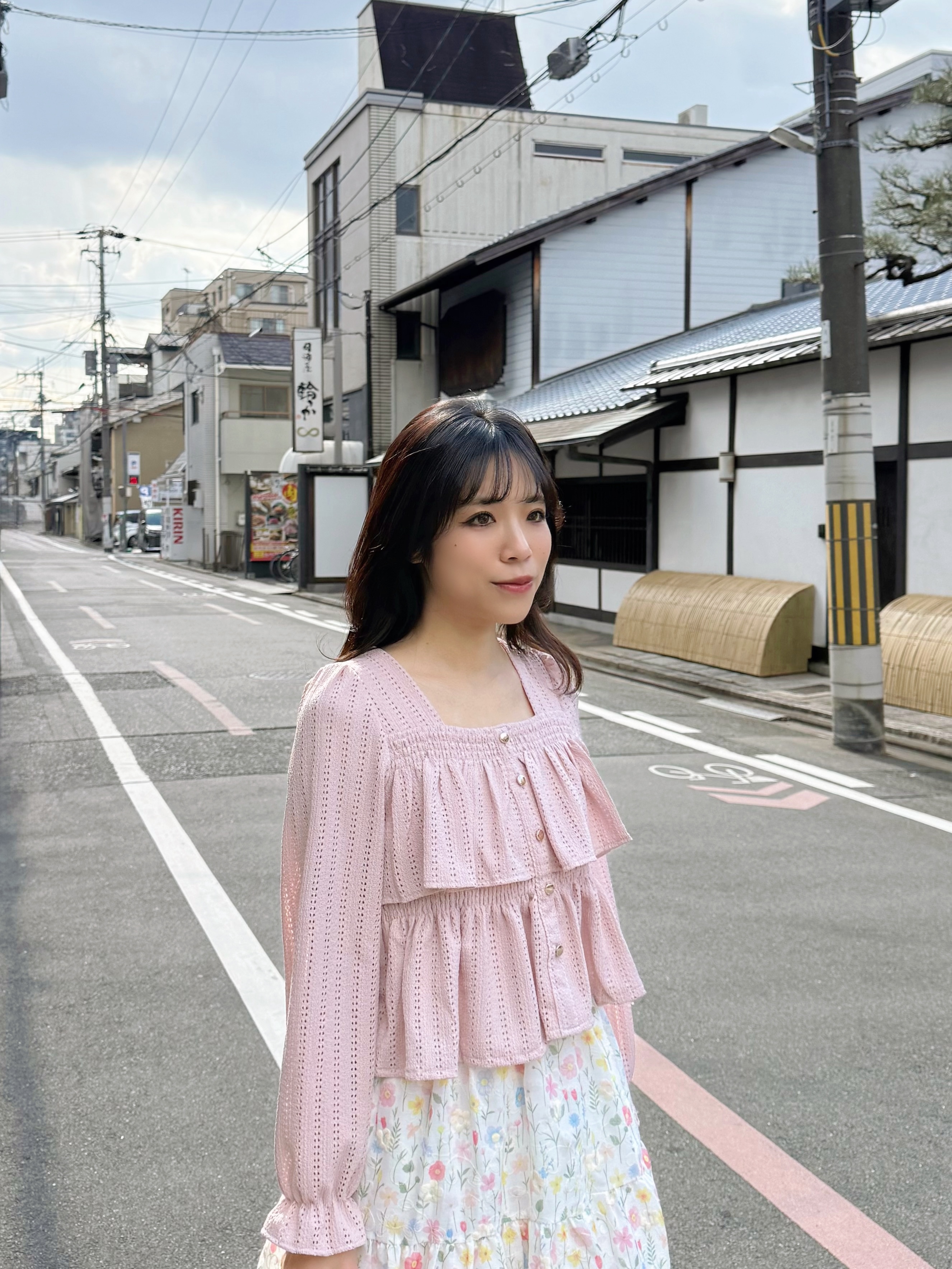 方領波浪層次上衣