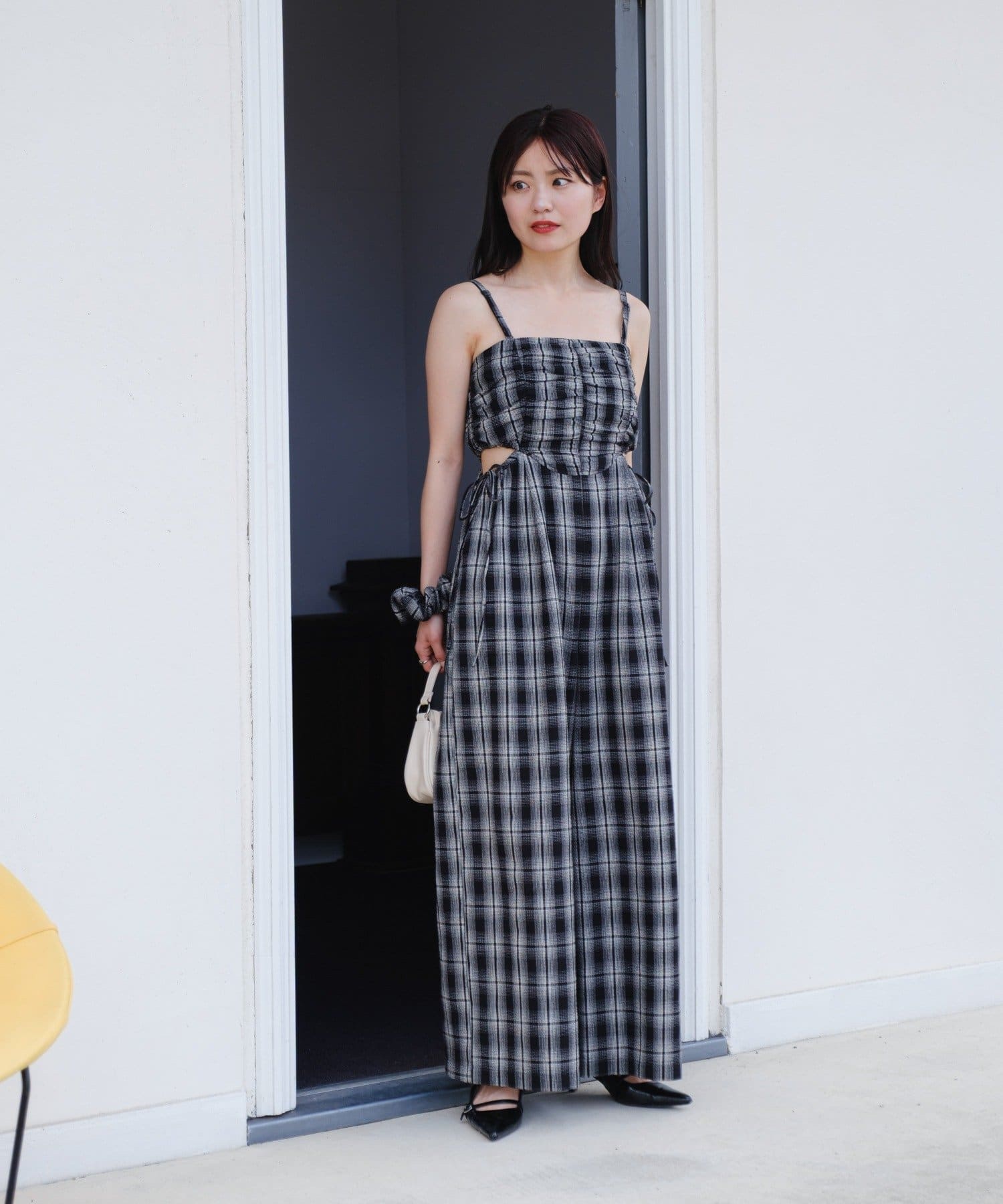 黑白格吊帶連身褲 + 髮圈套裝