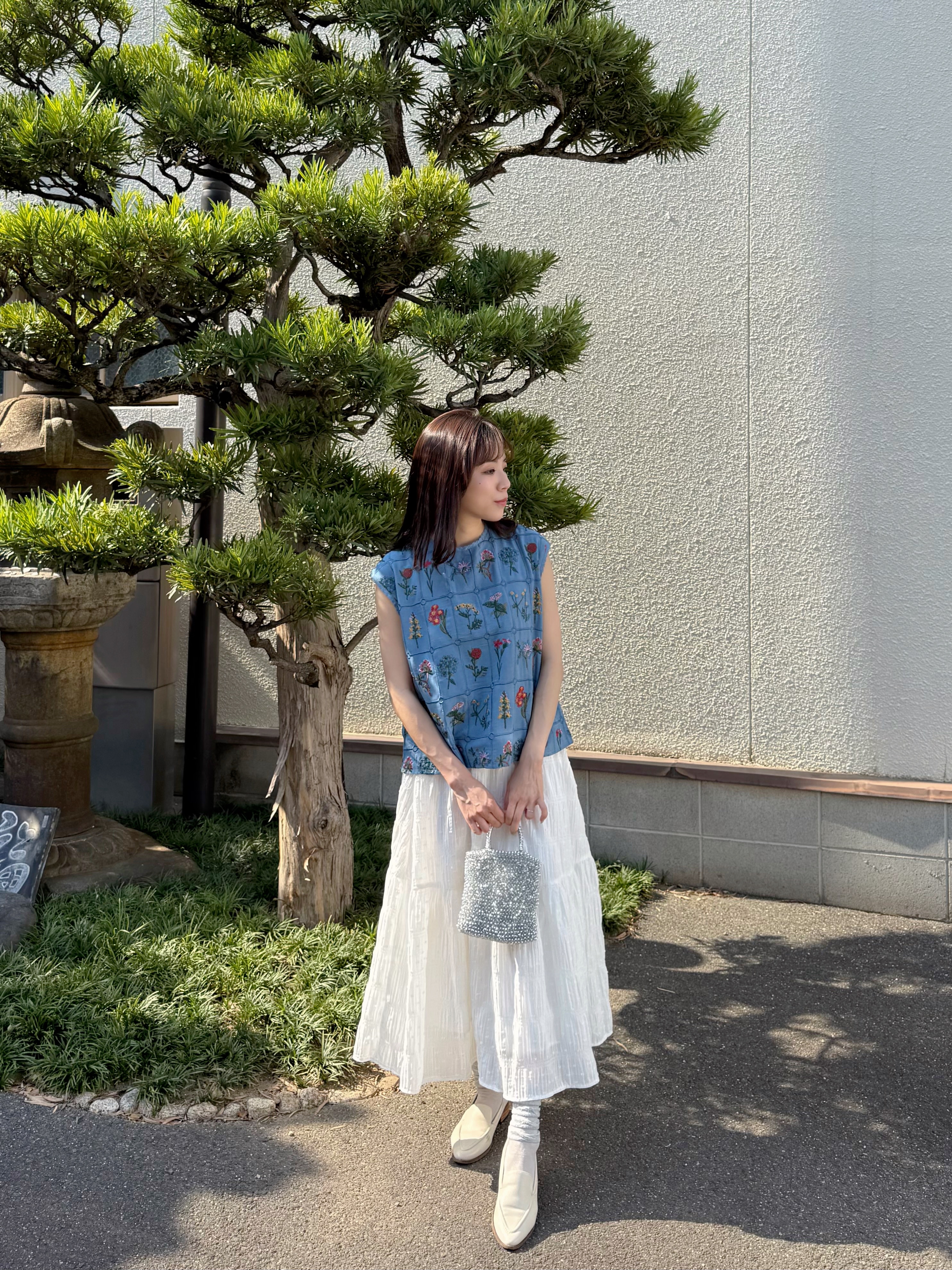 花花刺繡半袖上衣
