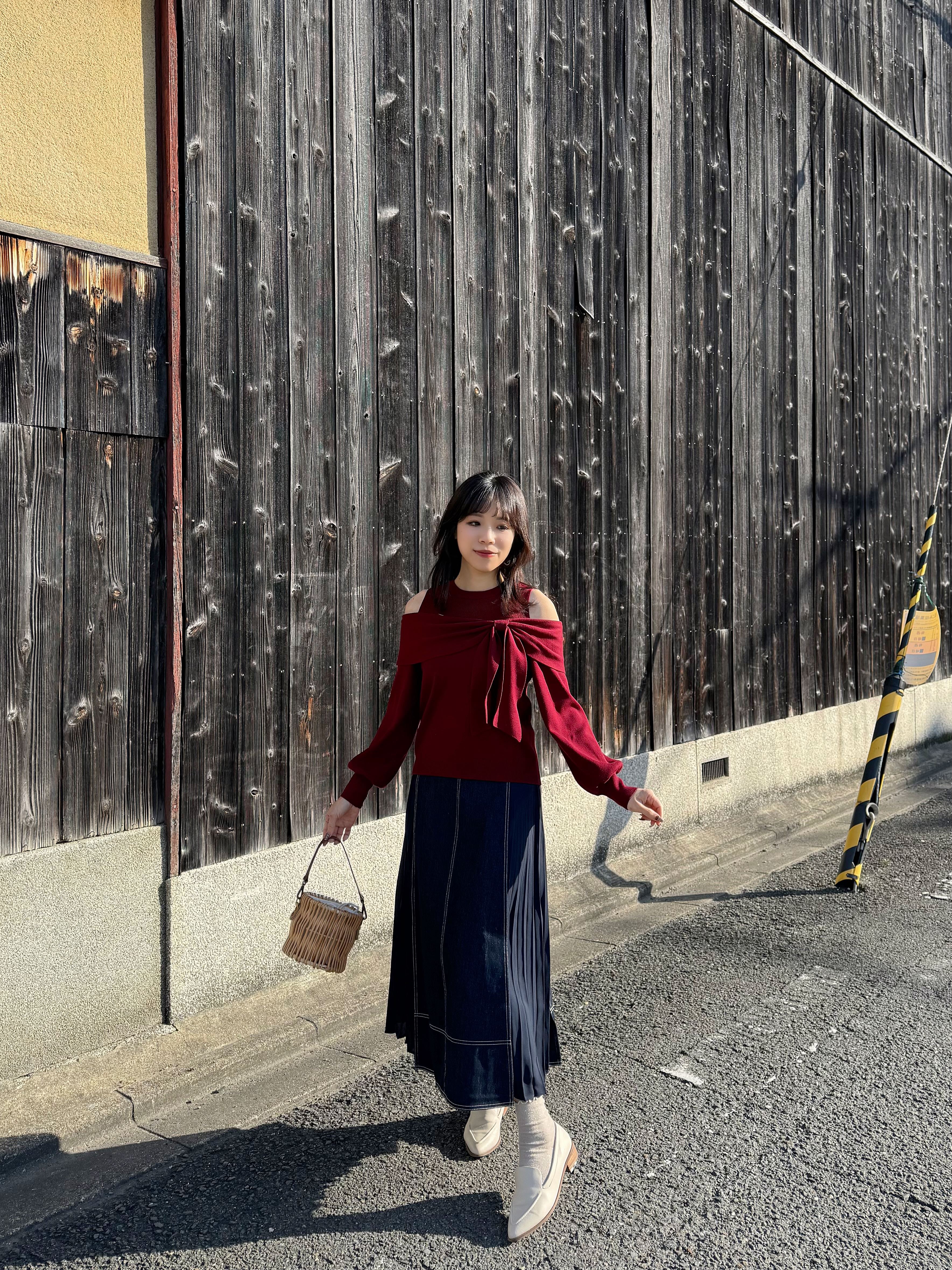 4色．露肩蝴蝶結針織上衣