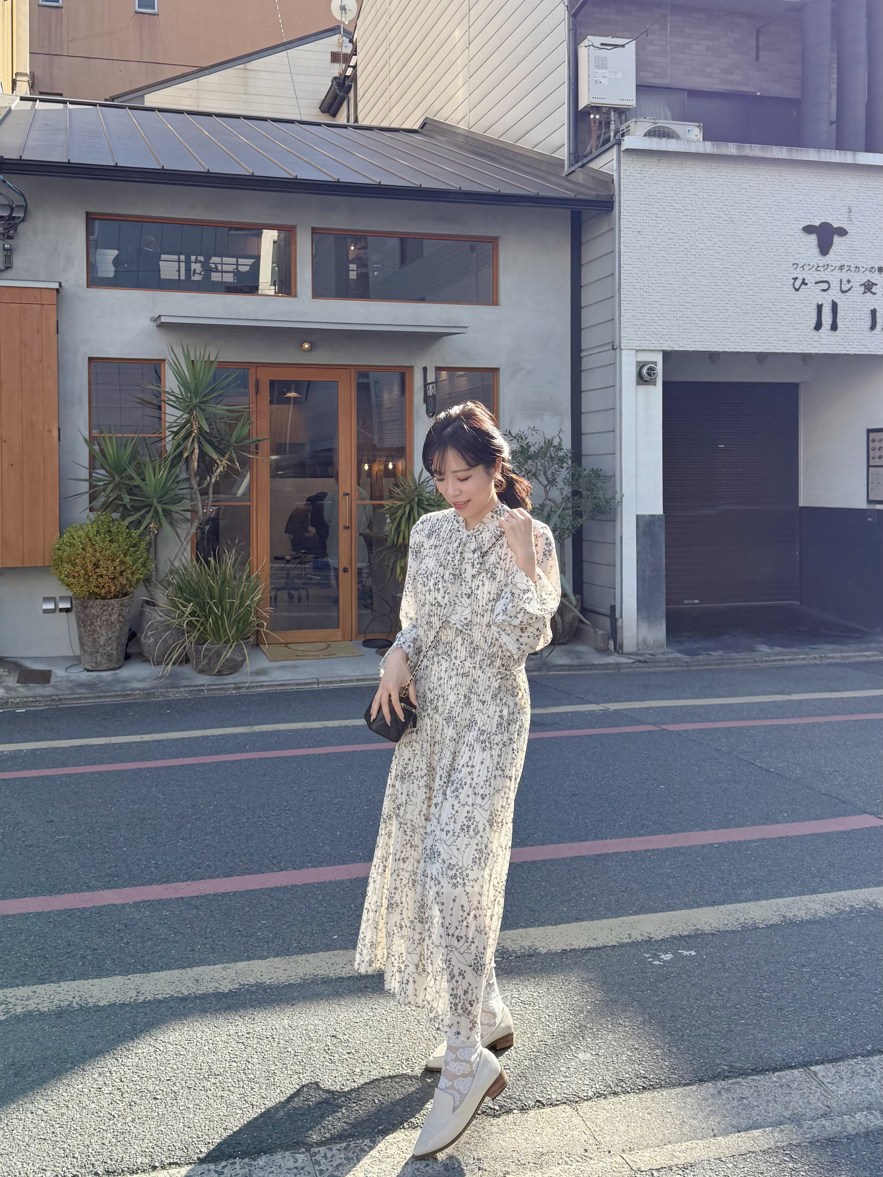 碎花百褶蝴蝶結領帶雪紡連身裙