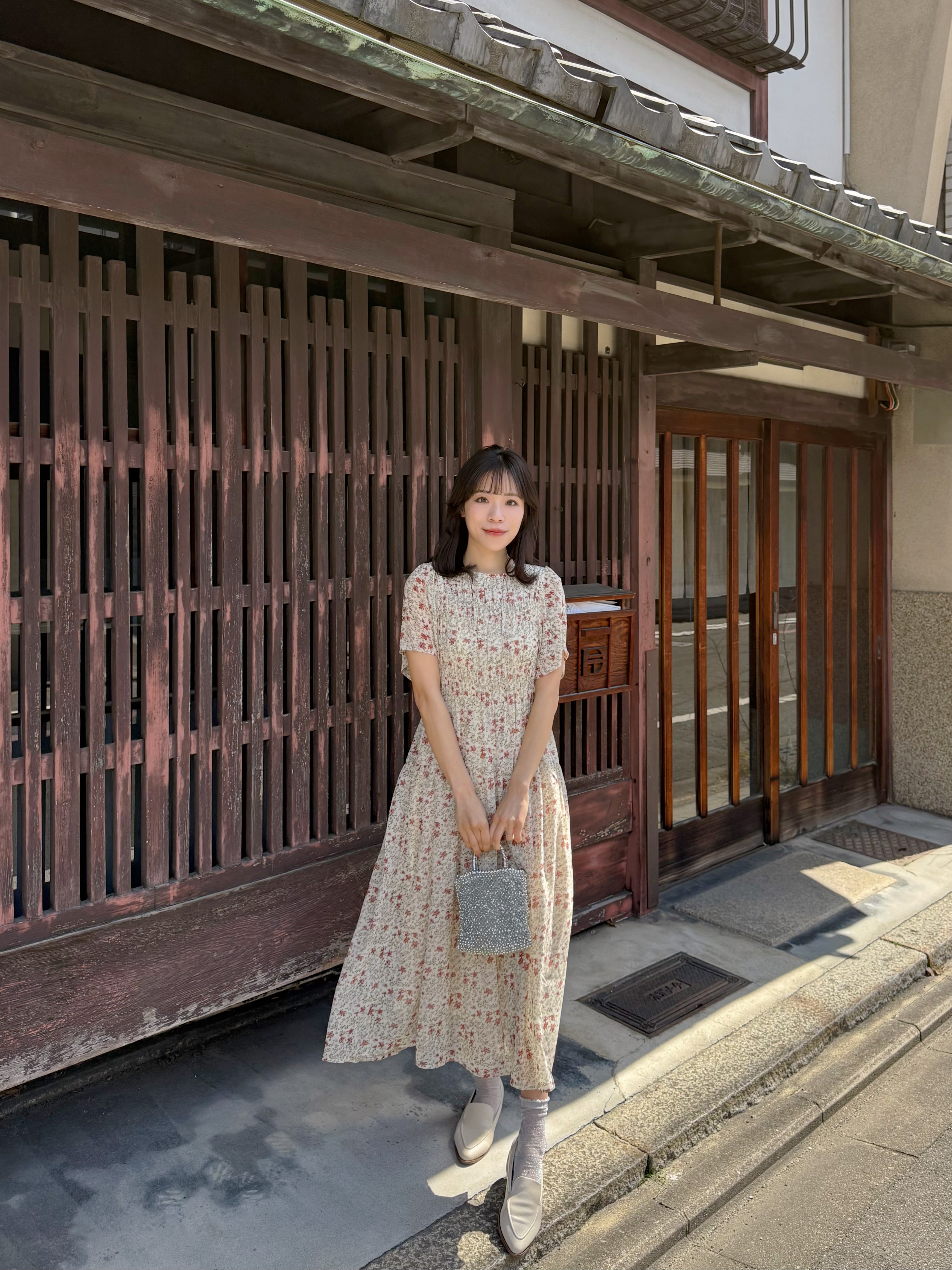 傘袖碎花摺摺雪紡連身裙