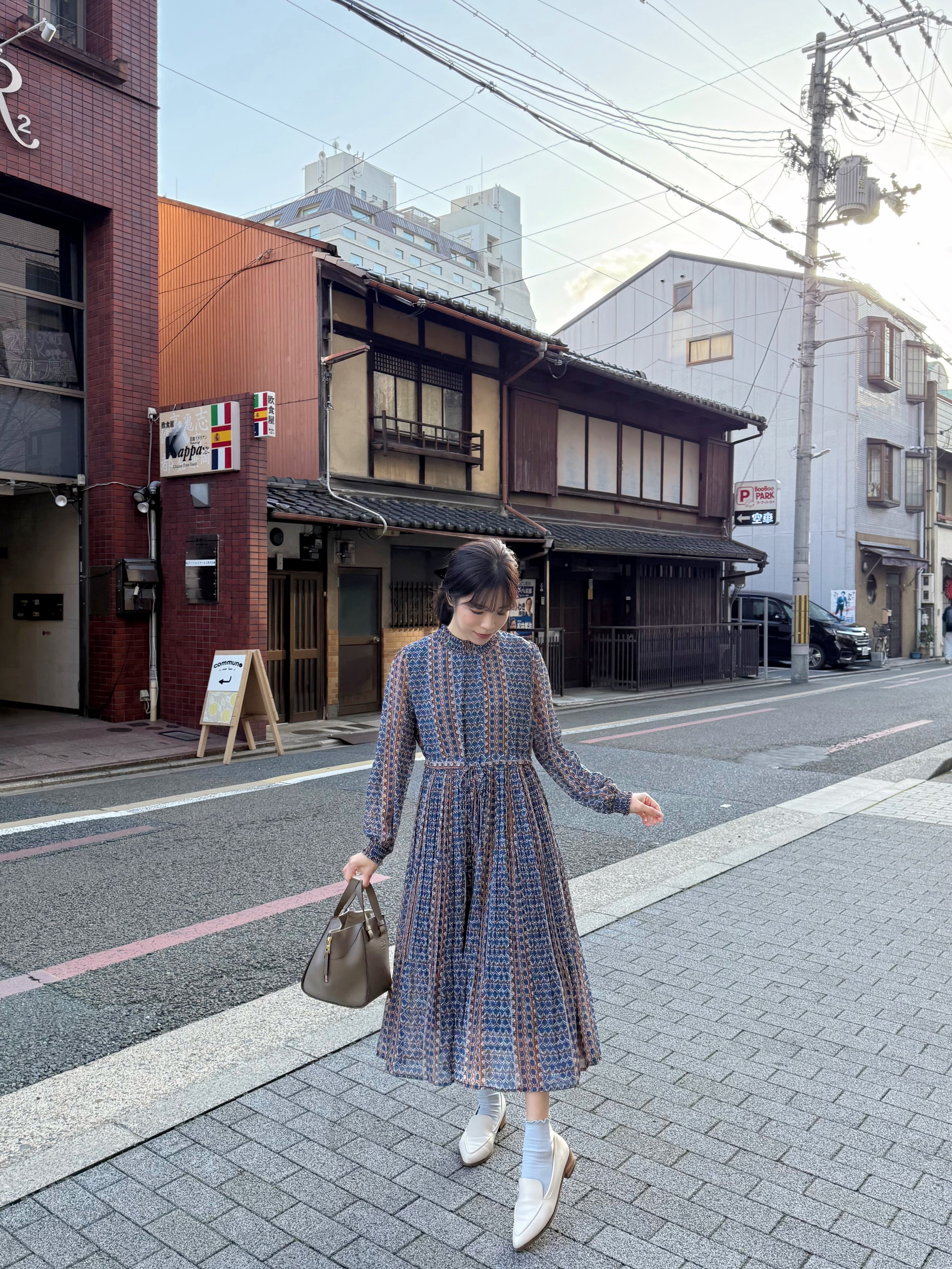 深藍拼色復古印花雪紡連身裙