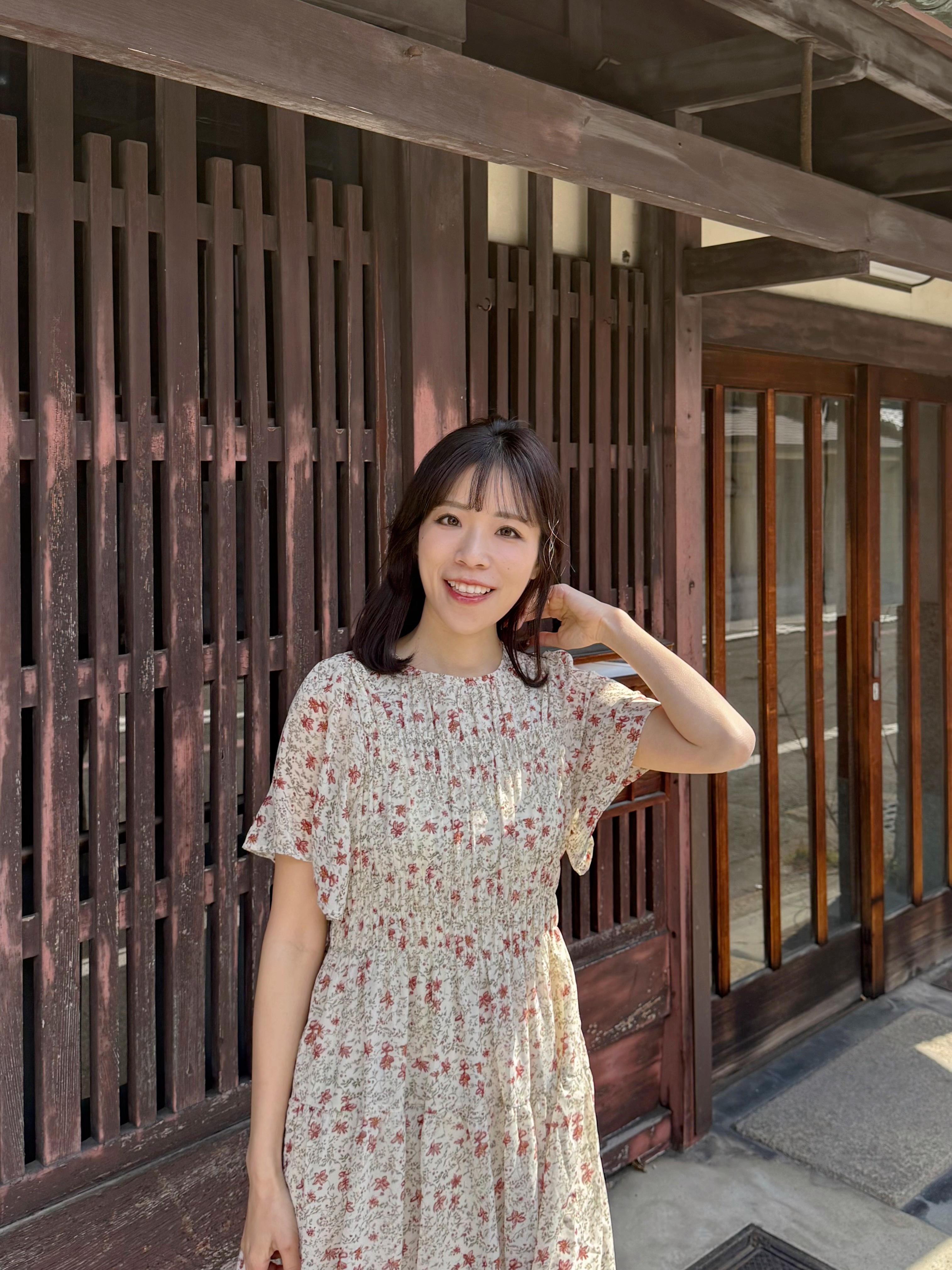 傘袖碎花摺摺雪紡連身裙