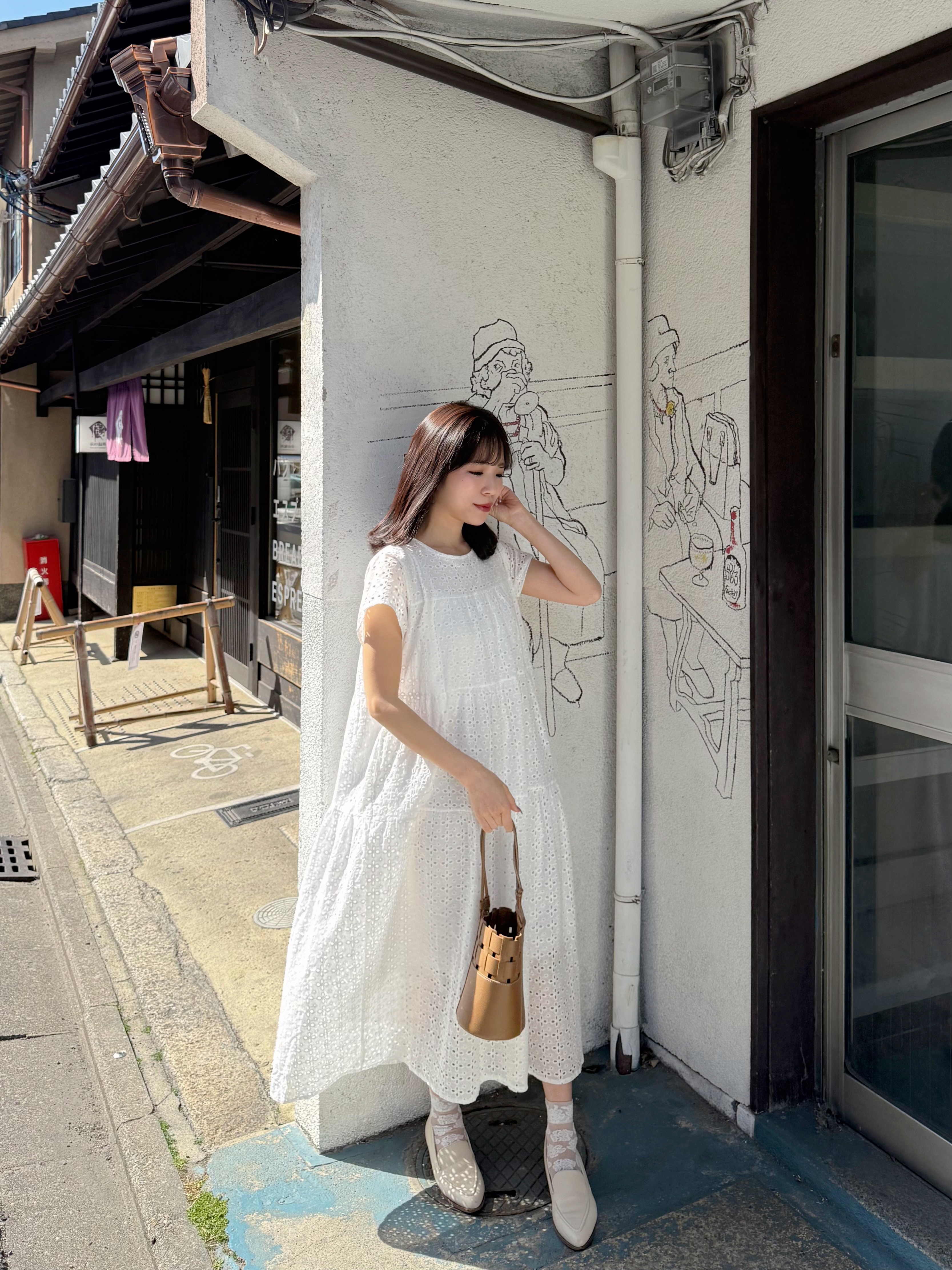 刺繡鏤空純綿短袖連身裙