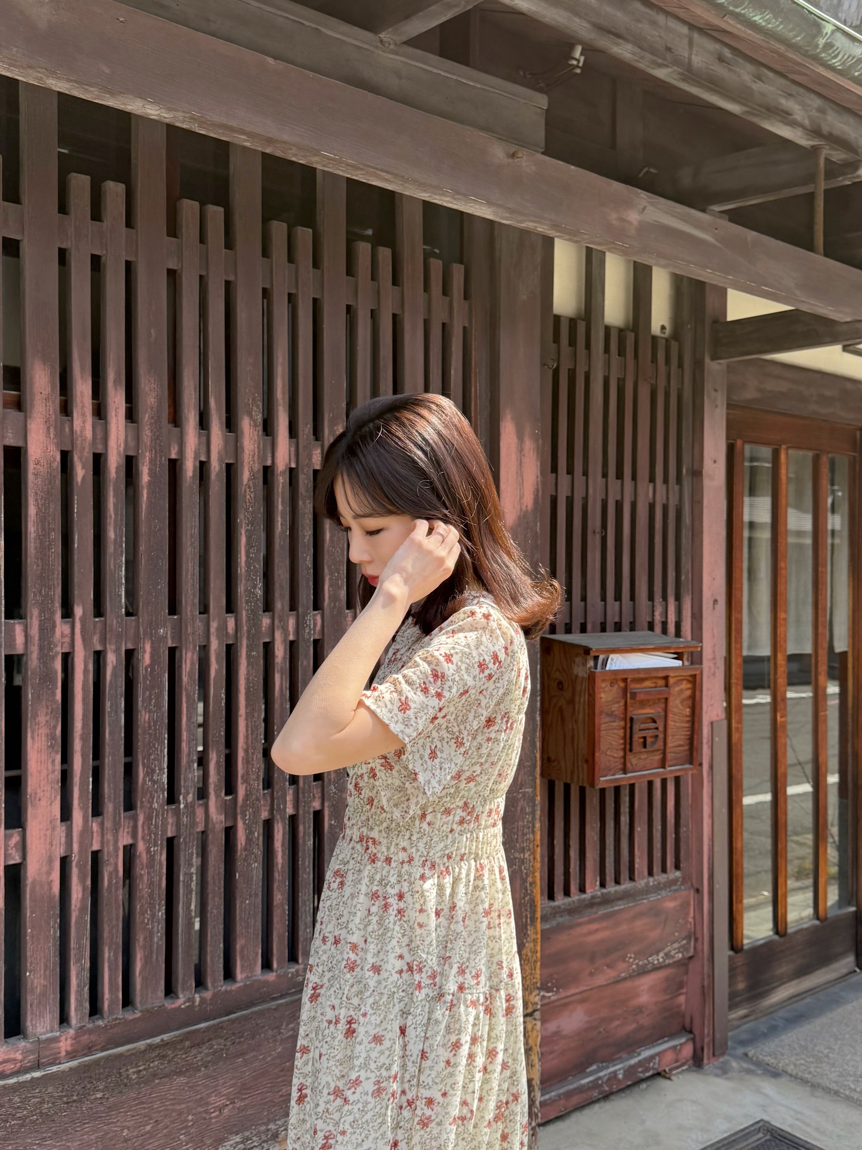 傘袖碎花摺摺雪紡連身裙