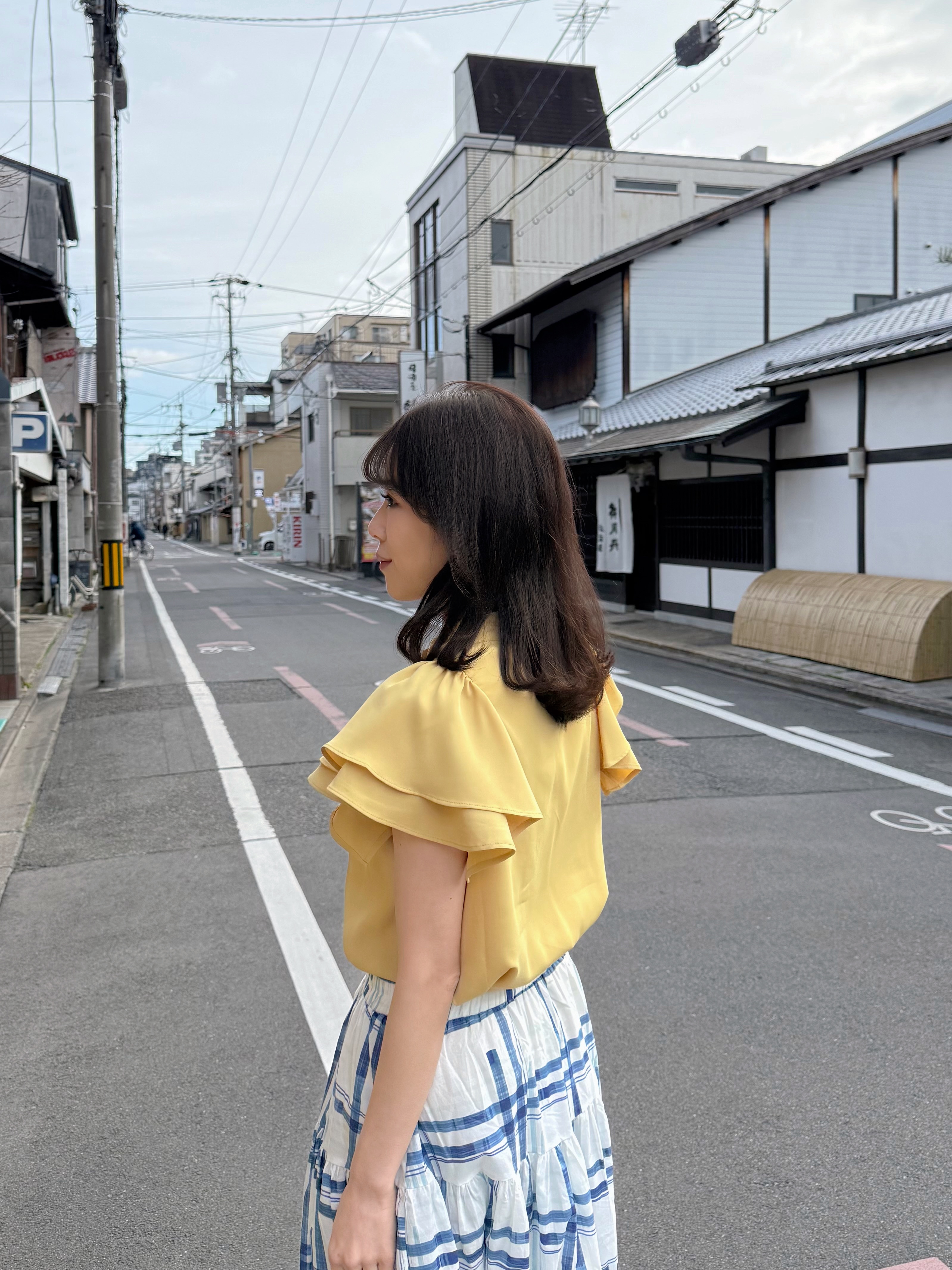 2色•淨色珍珠領飄飄傘袖雪紡上衣