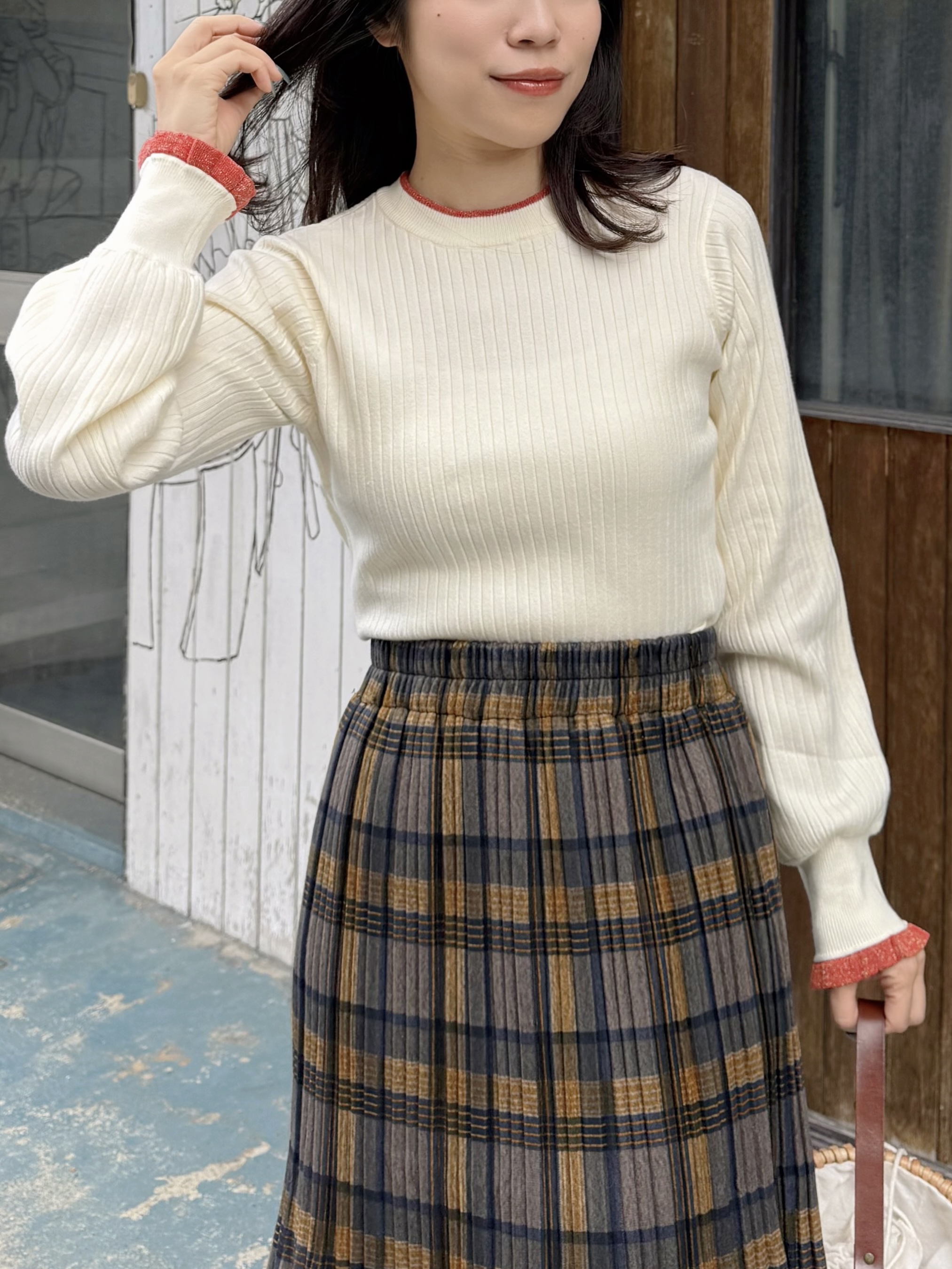 14色•領位微閃拼色泡泡袖針織上衣