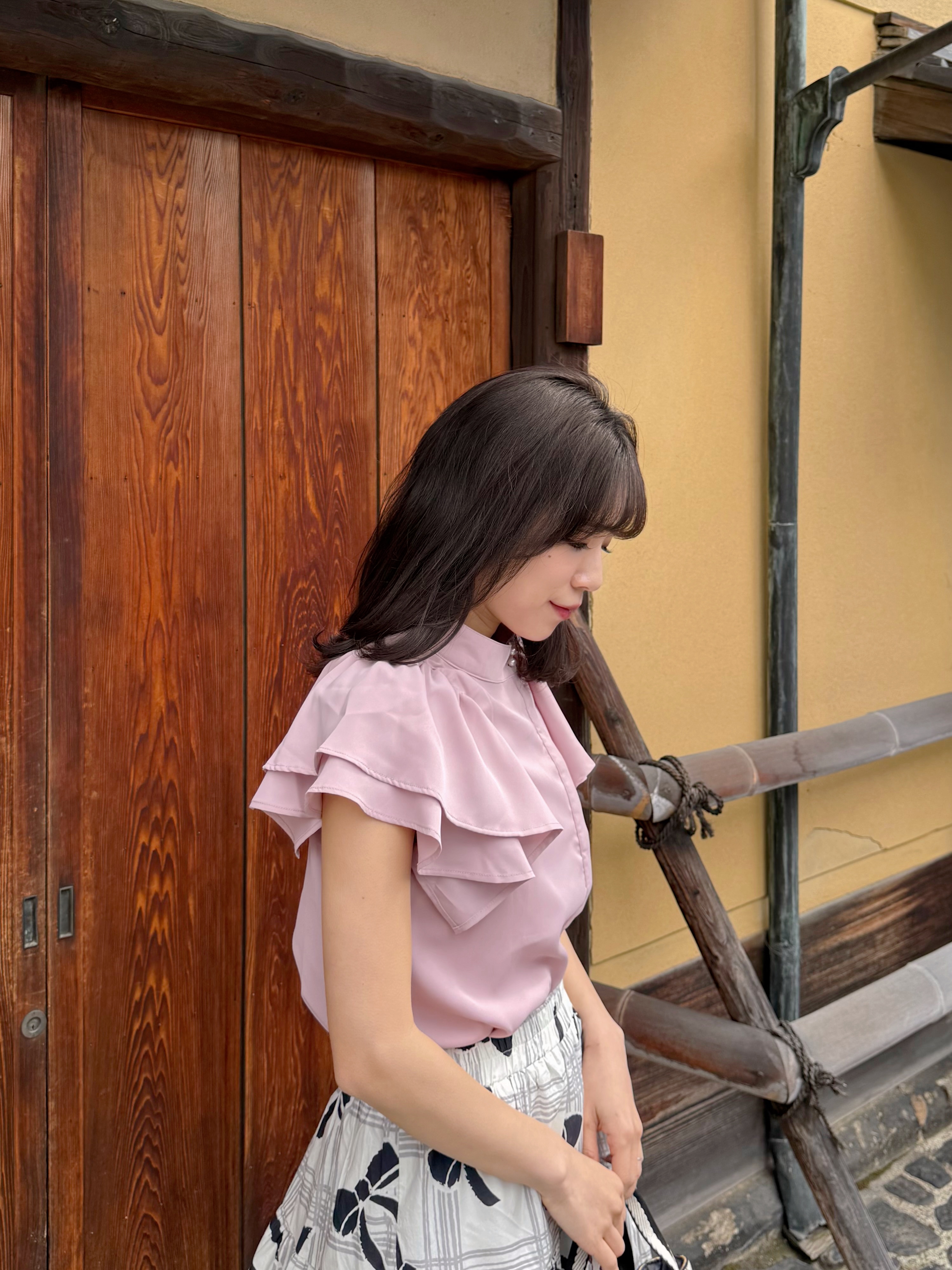 淨色珍珠領飄飄傘袖雪紡上衣