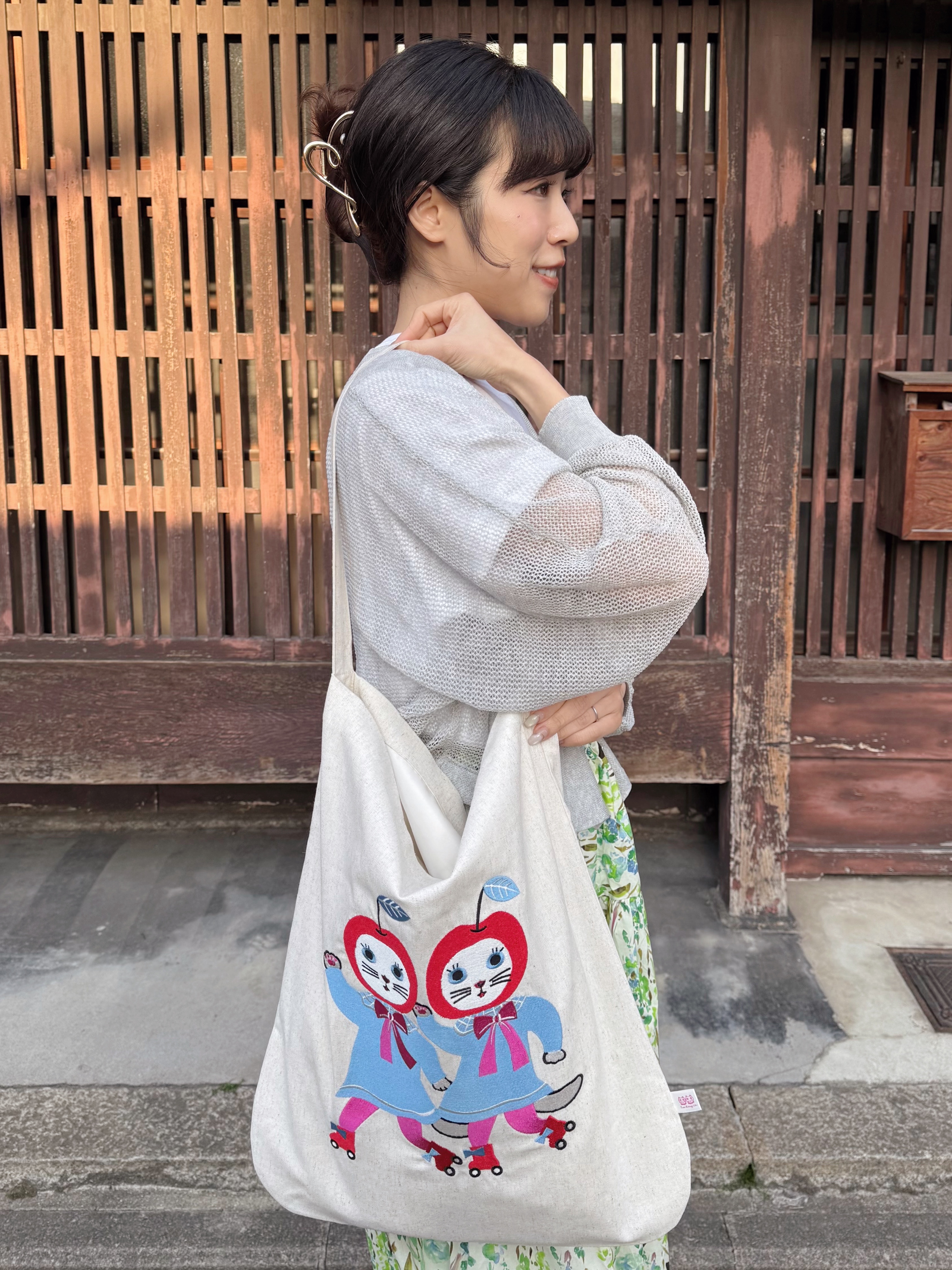 北岸由美貓貓刺繡插畫布袋