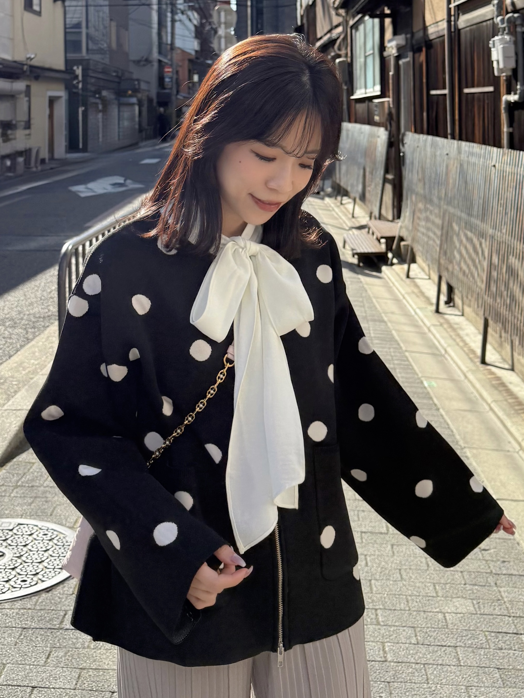 2色•波點防起毛粒針織拉鍊外套