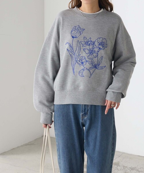 5色•花卉刺繡圓領衛衣