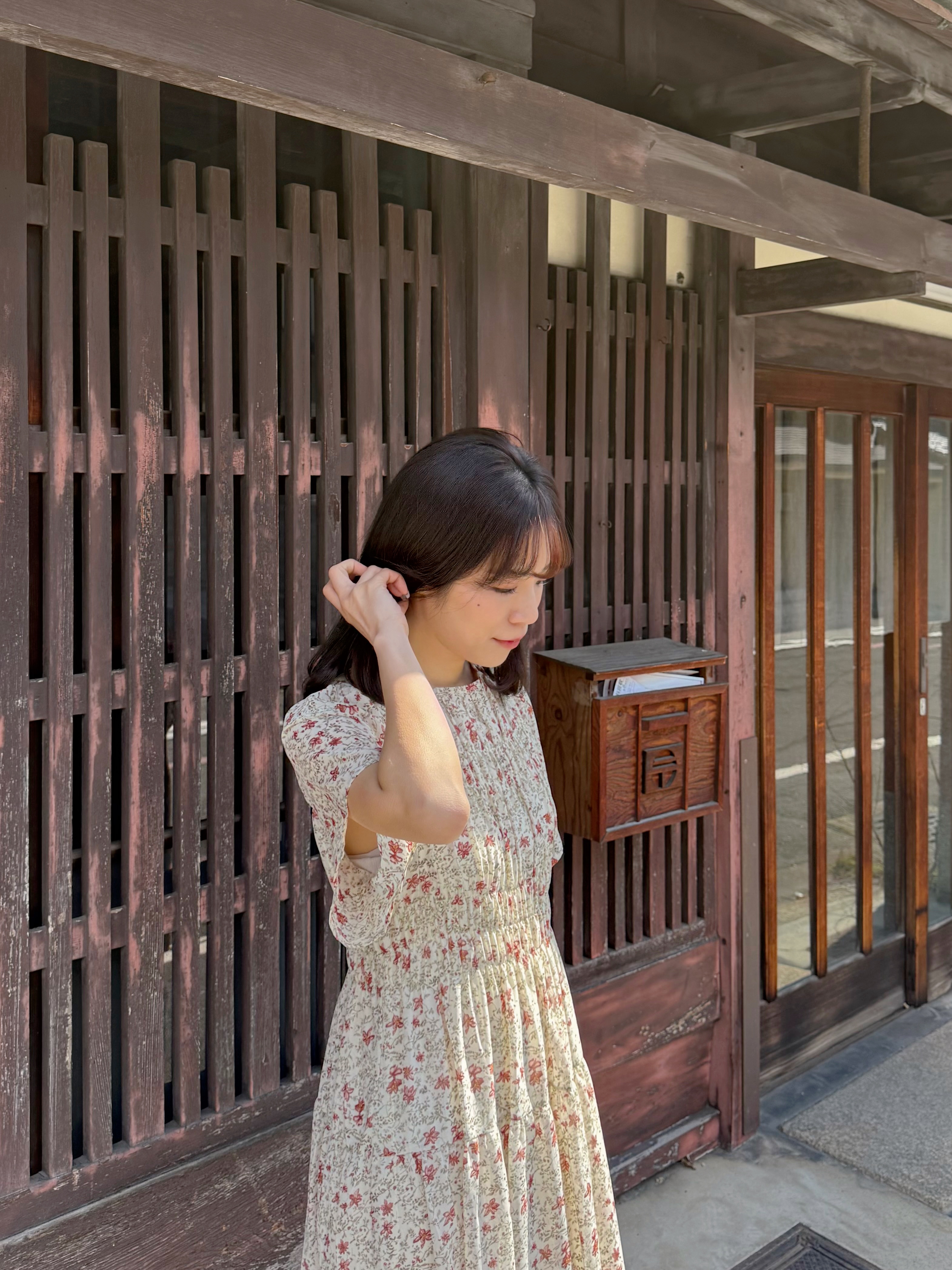 傘袖碎花摺摺雪紡連身裙