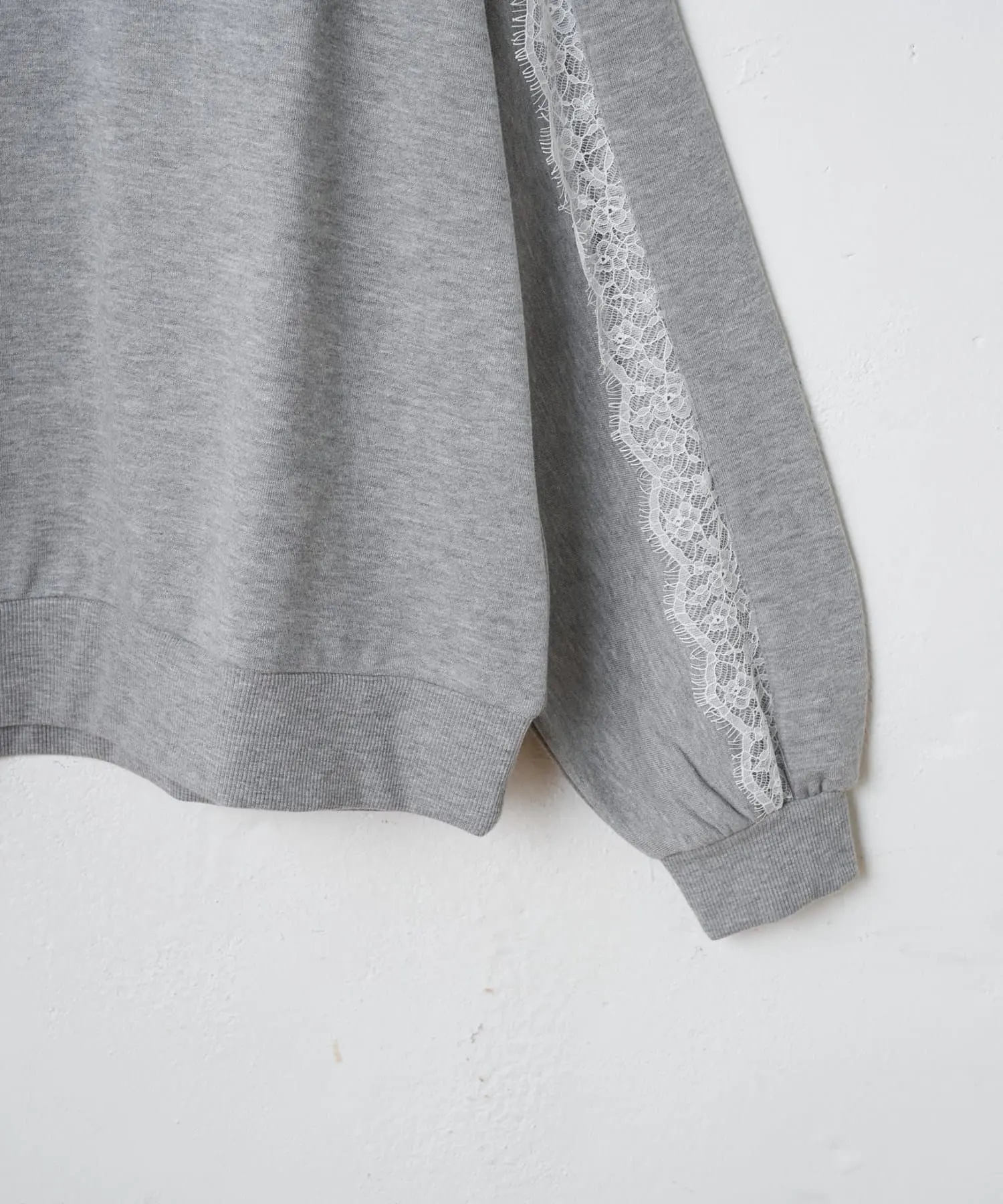 3色•Size M•蕾絲拼接圓領衛衣