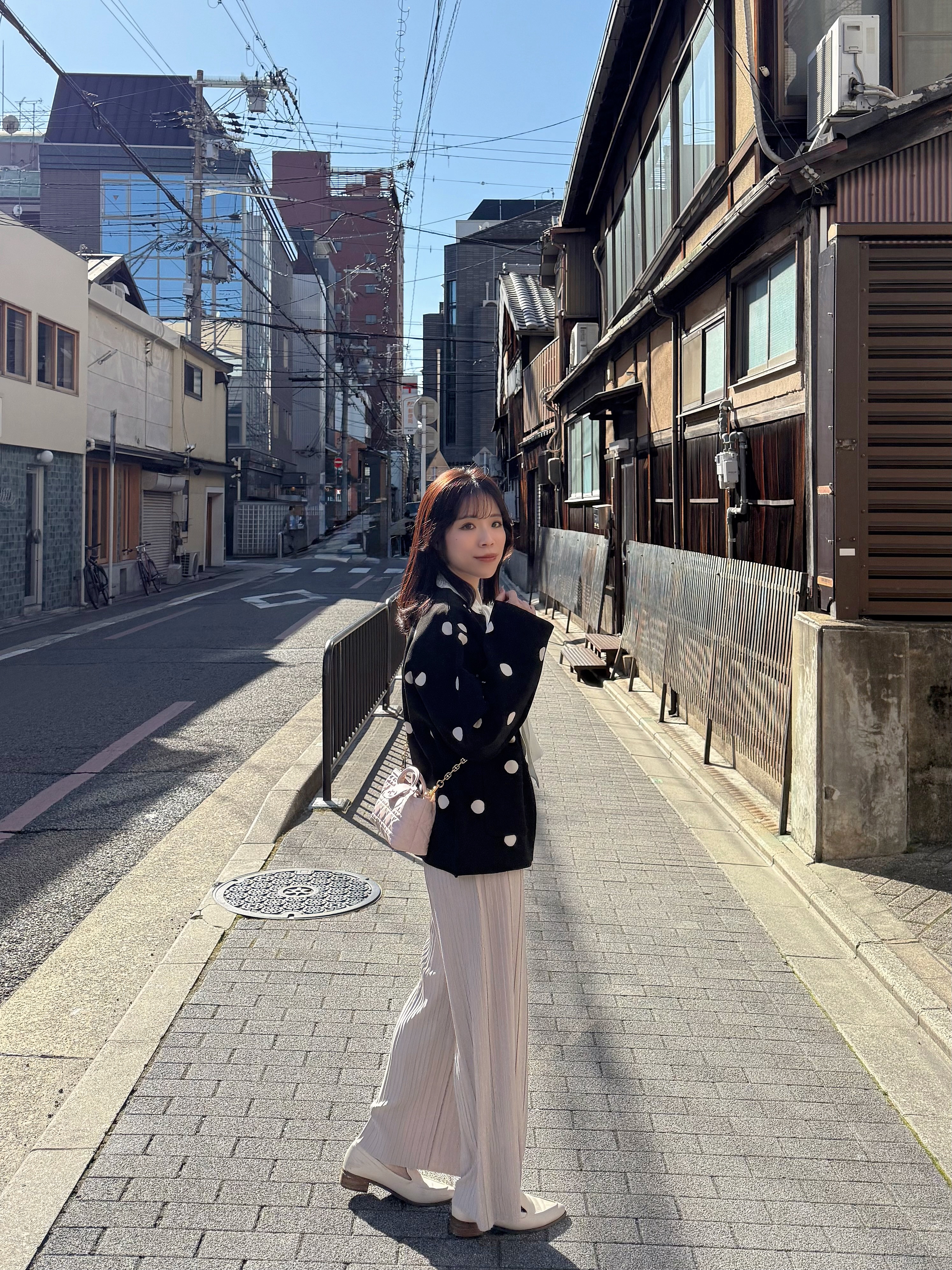 2色•波點防起毛粒針織拉鍊外套