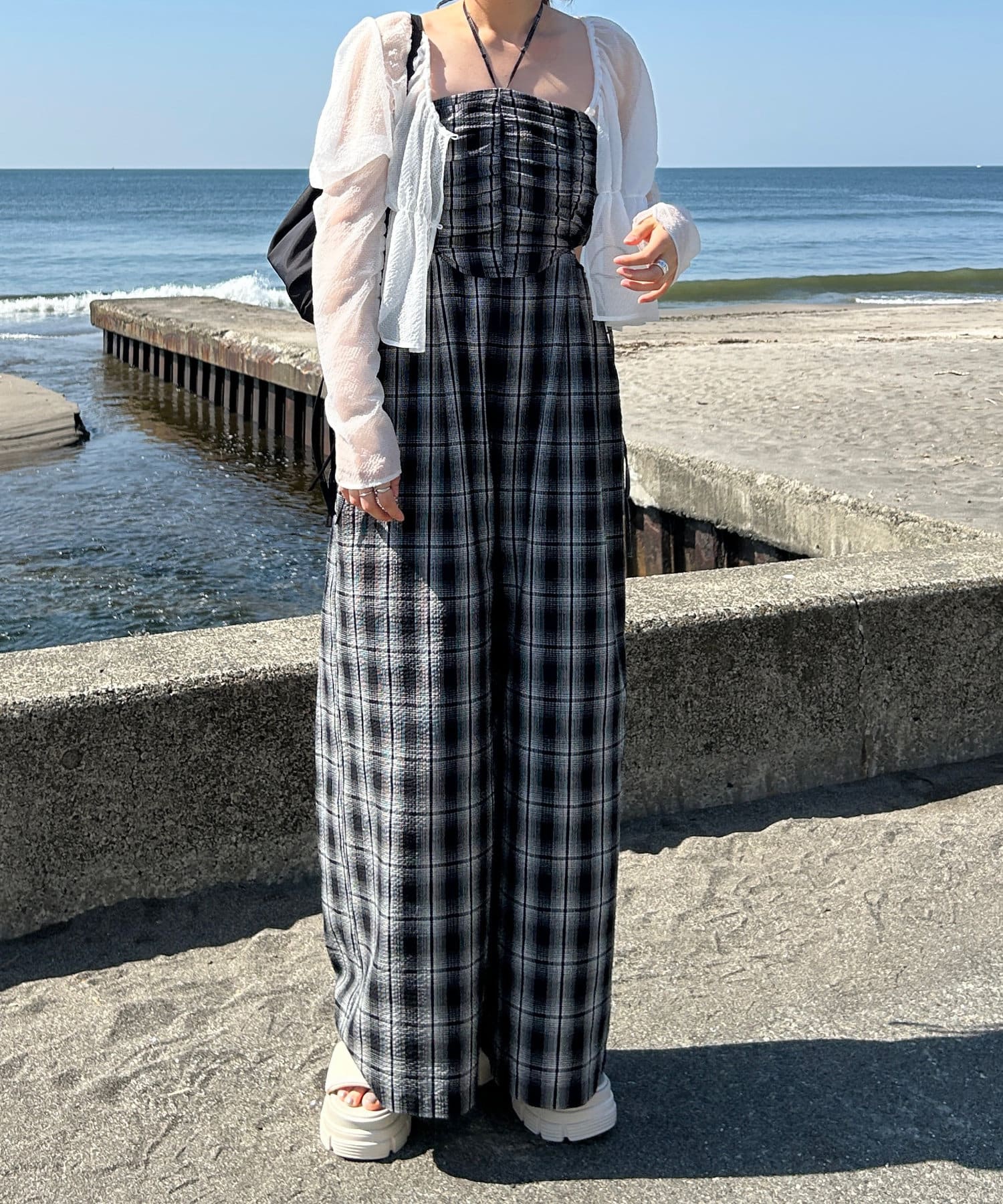 黑白格吊帶連身褲 + 髮圈套裝