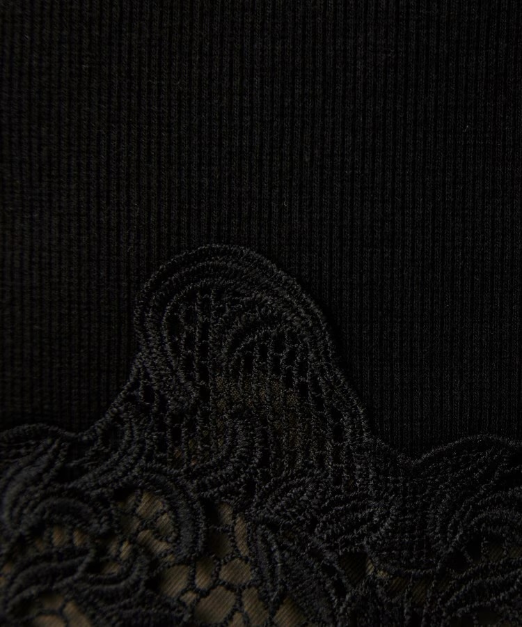 3色•M-3L•下擺蕾絲方領上衣