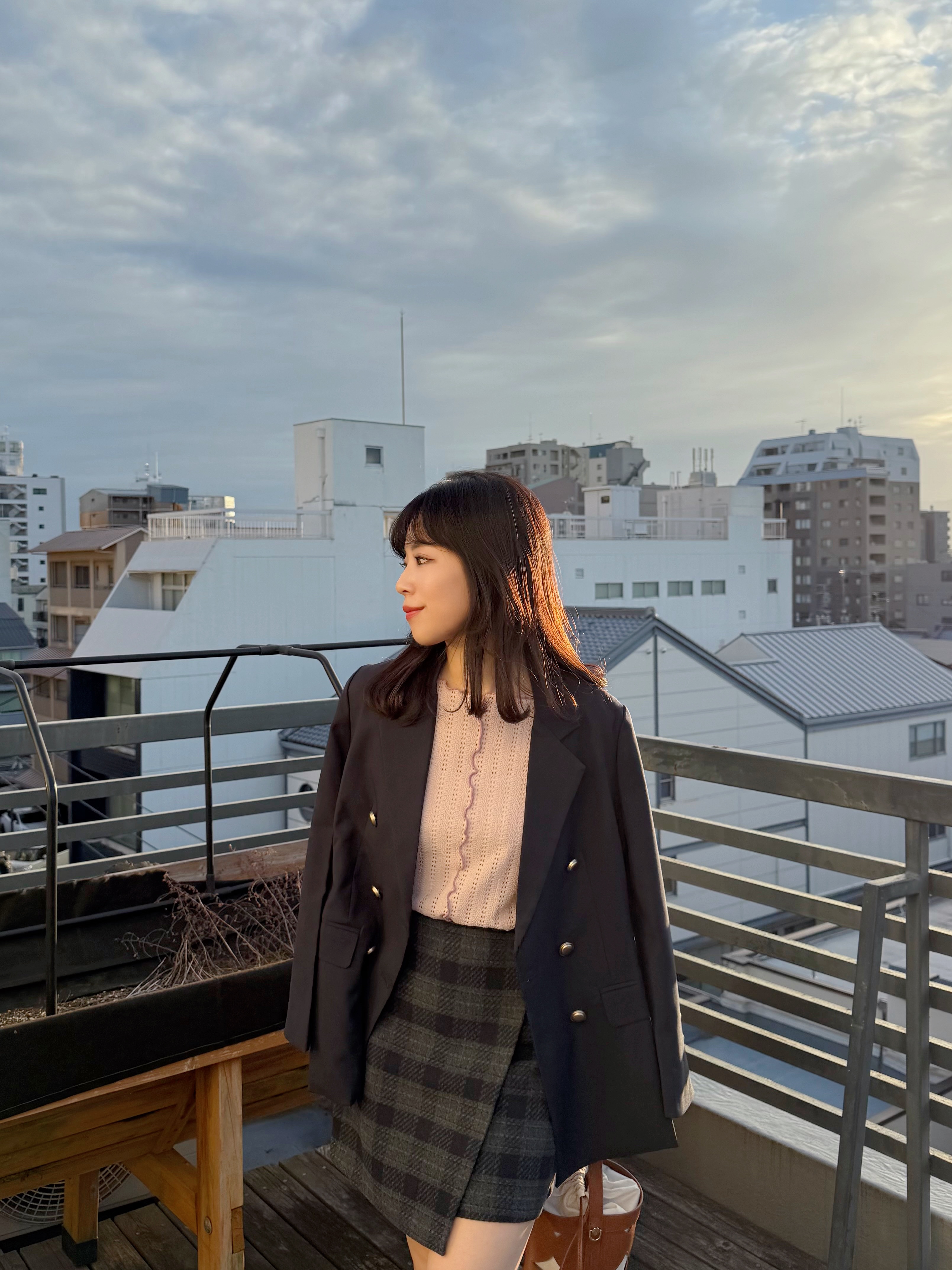 金扣後開叉西裝外套